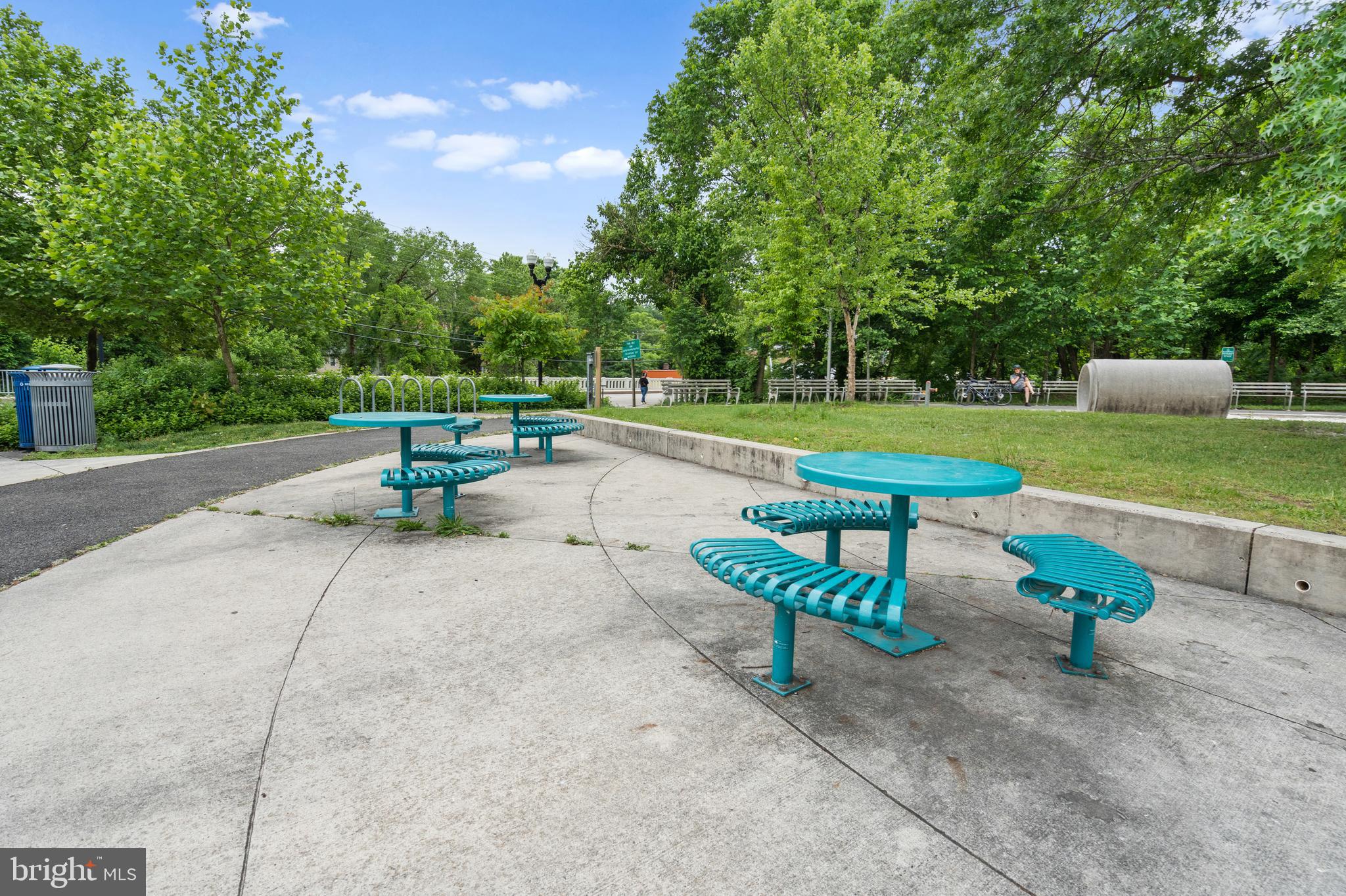 ASHBURN FARM - Residential