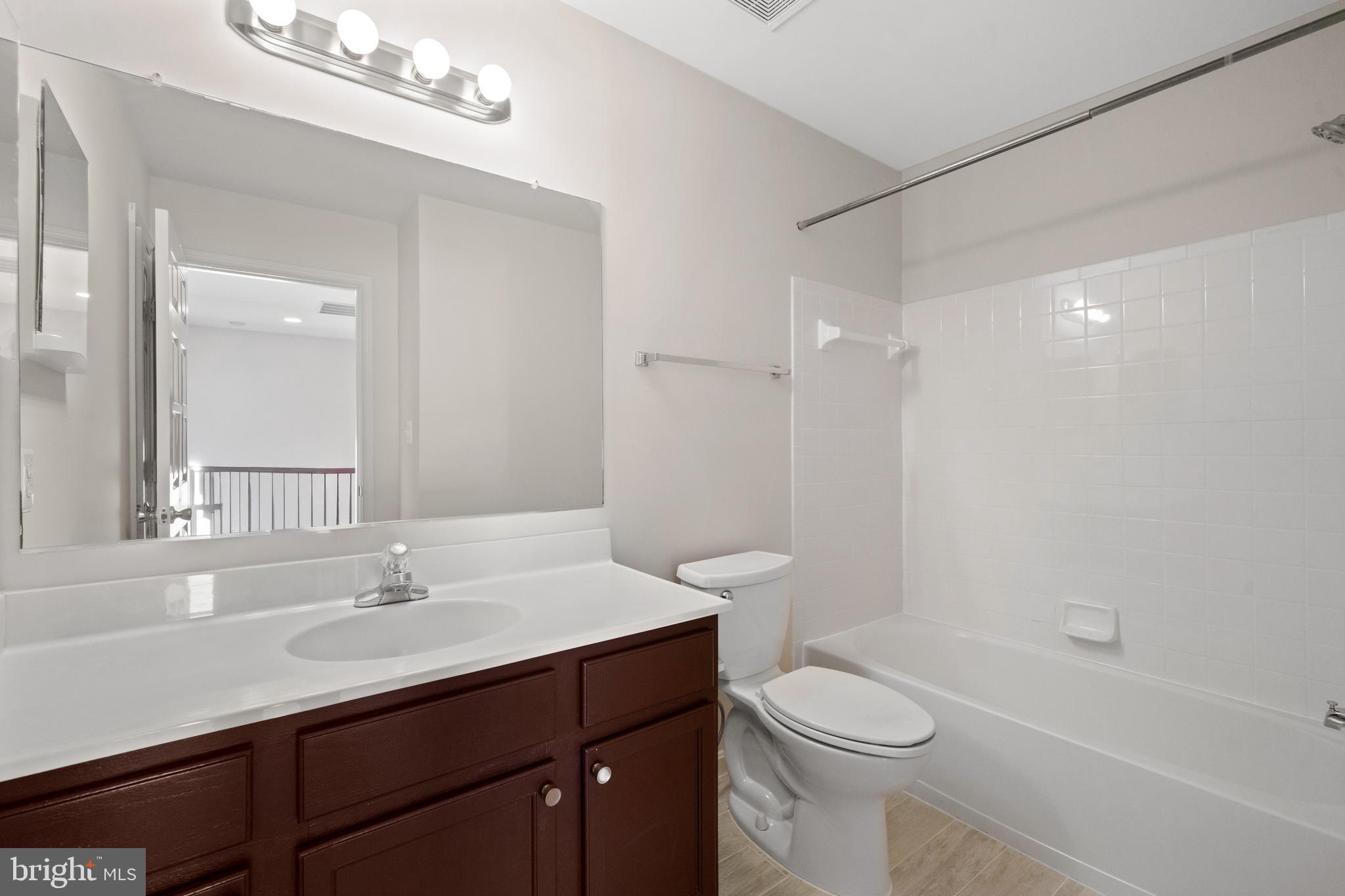 ASHBURN FARM - Residential