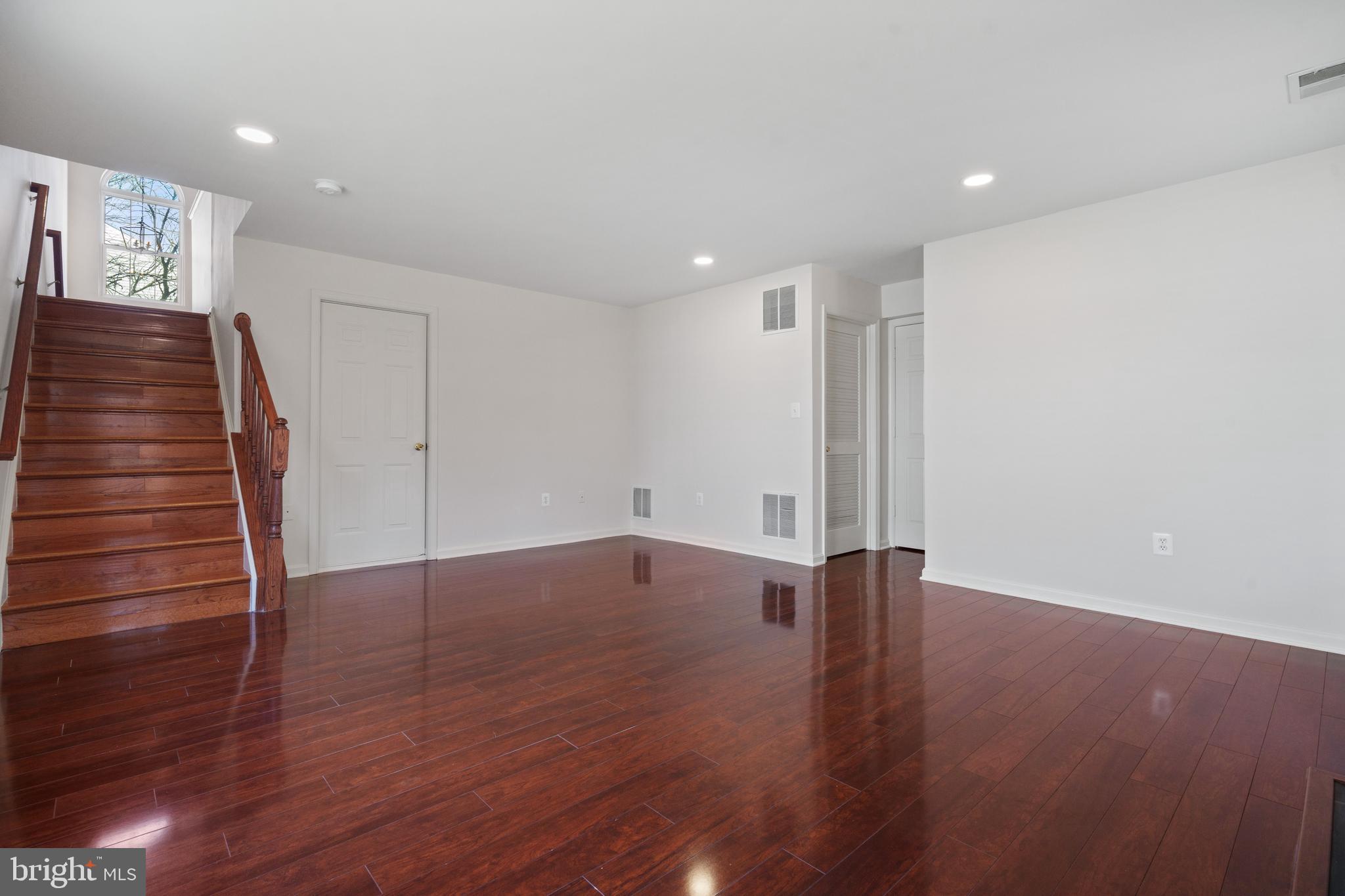 ASHBURN FARM - Residential