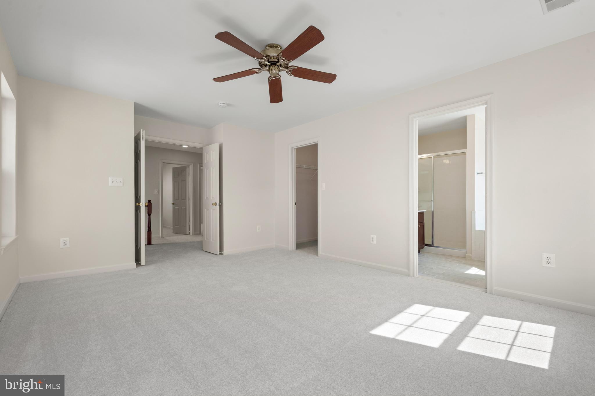 ASHBURN FARM - Residential