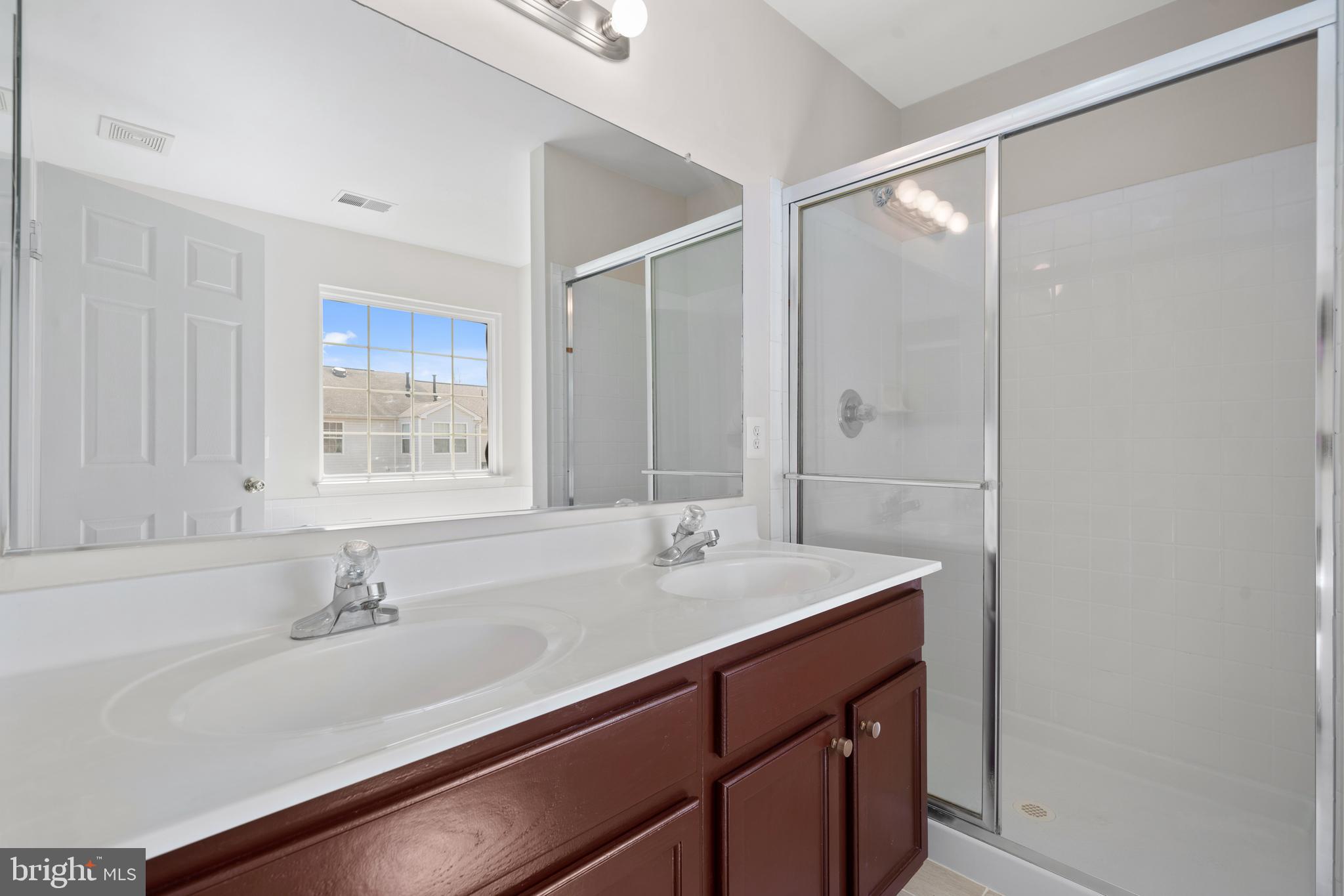 ASHBURN FARM - Residential