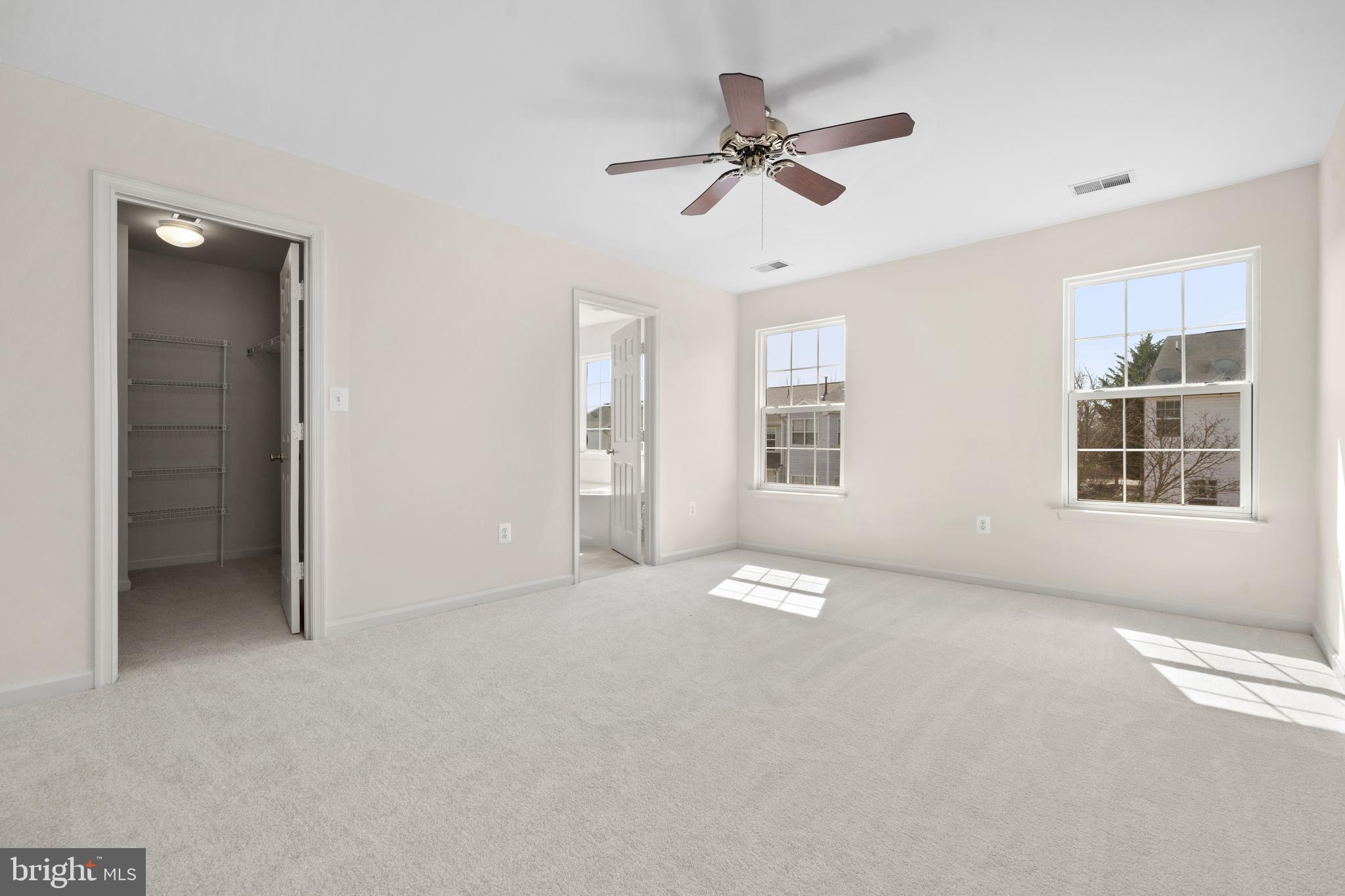 ASHBURN FARM - Residential