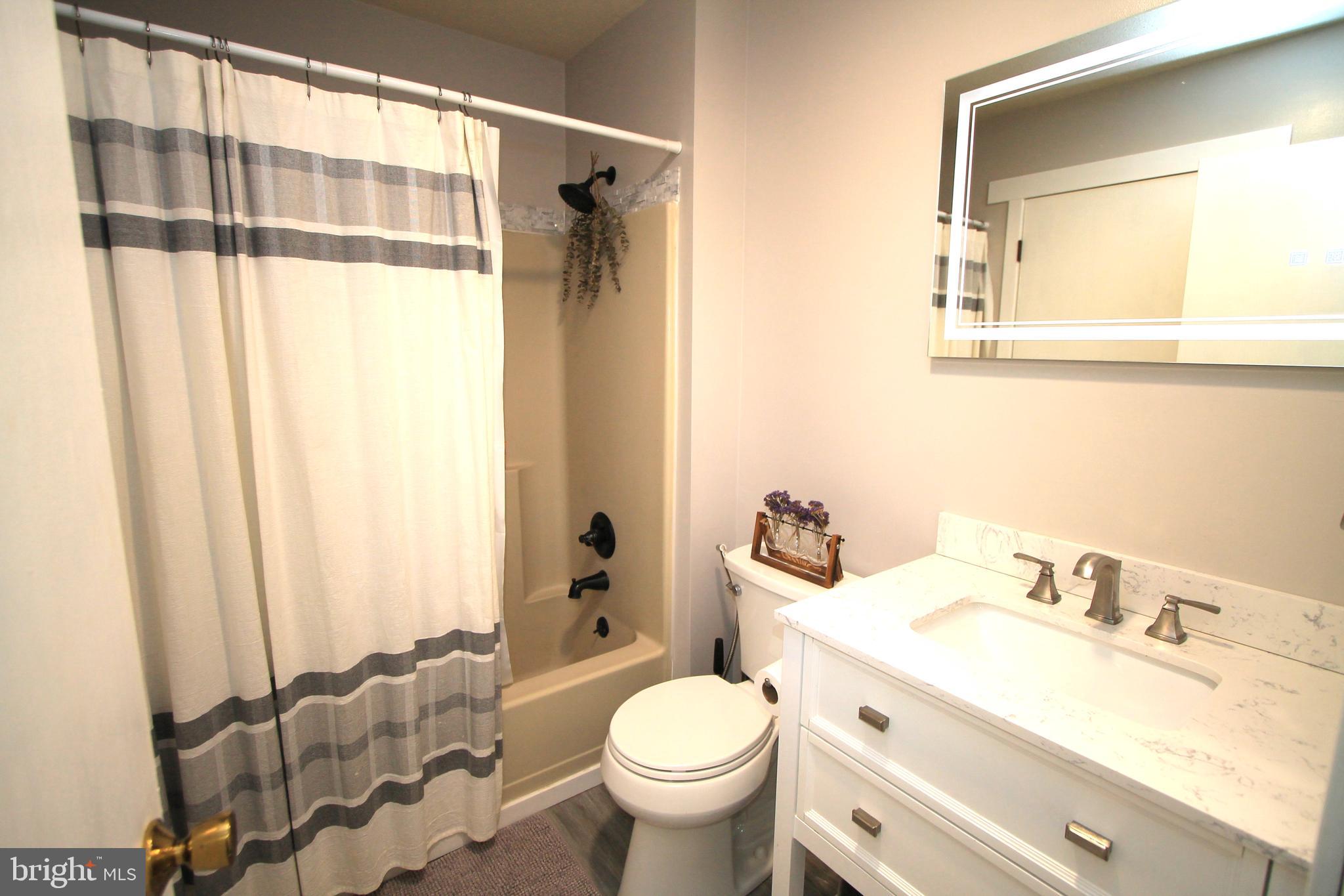 BAYFIELD HOUSE CONDOMINIUMS - Residential