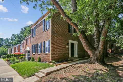 Photo of 9624 Nonquitt Drive, FAIRFAX, VA 22031 (MLS # VAFX2311868)