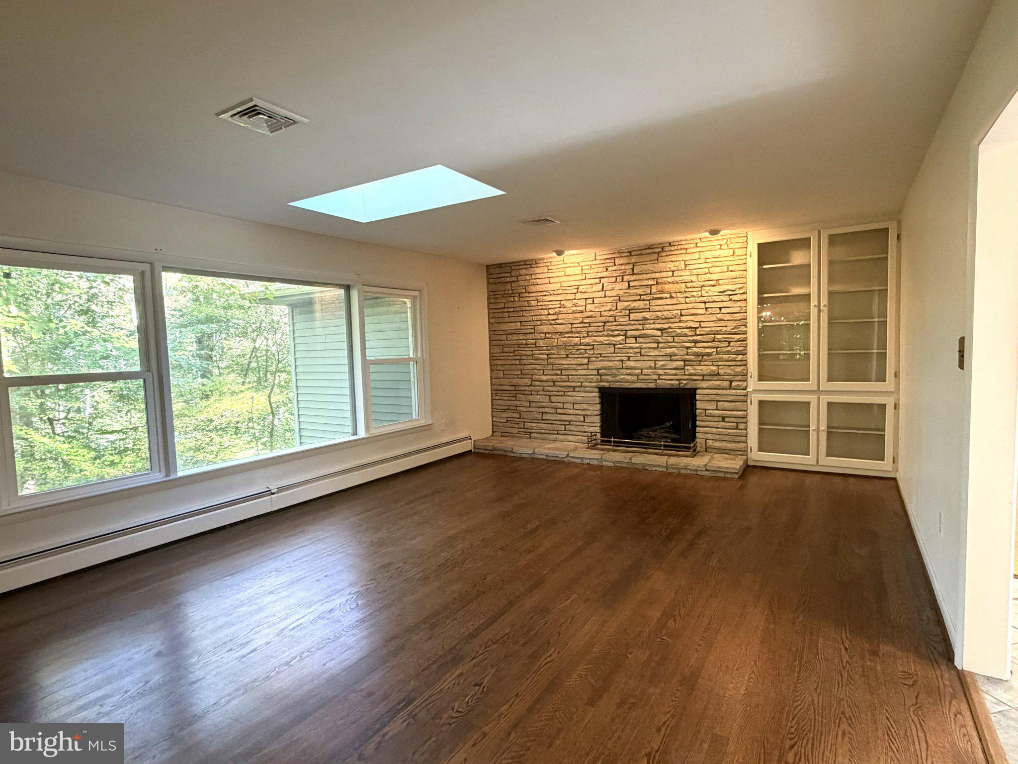 1424 HIGHWOOD DRIVE