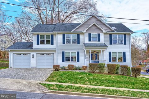 Photo of 10311 MEREDITH AVE, KENSINGTON, MD 20895 (MLS # MDMC2083906) Photo of 10311 MEREDITH AVE, KENSINGTON, MD 20895 (MLS # MDMC2083906)