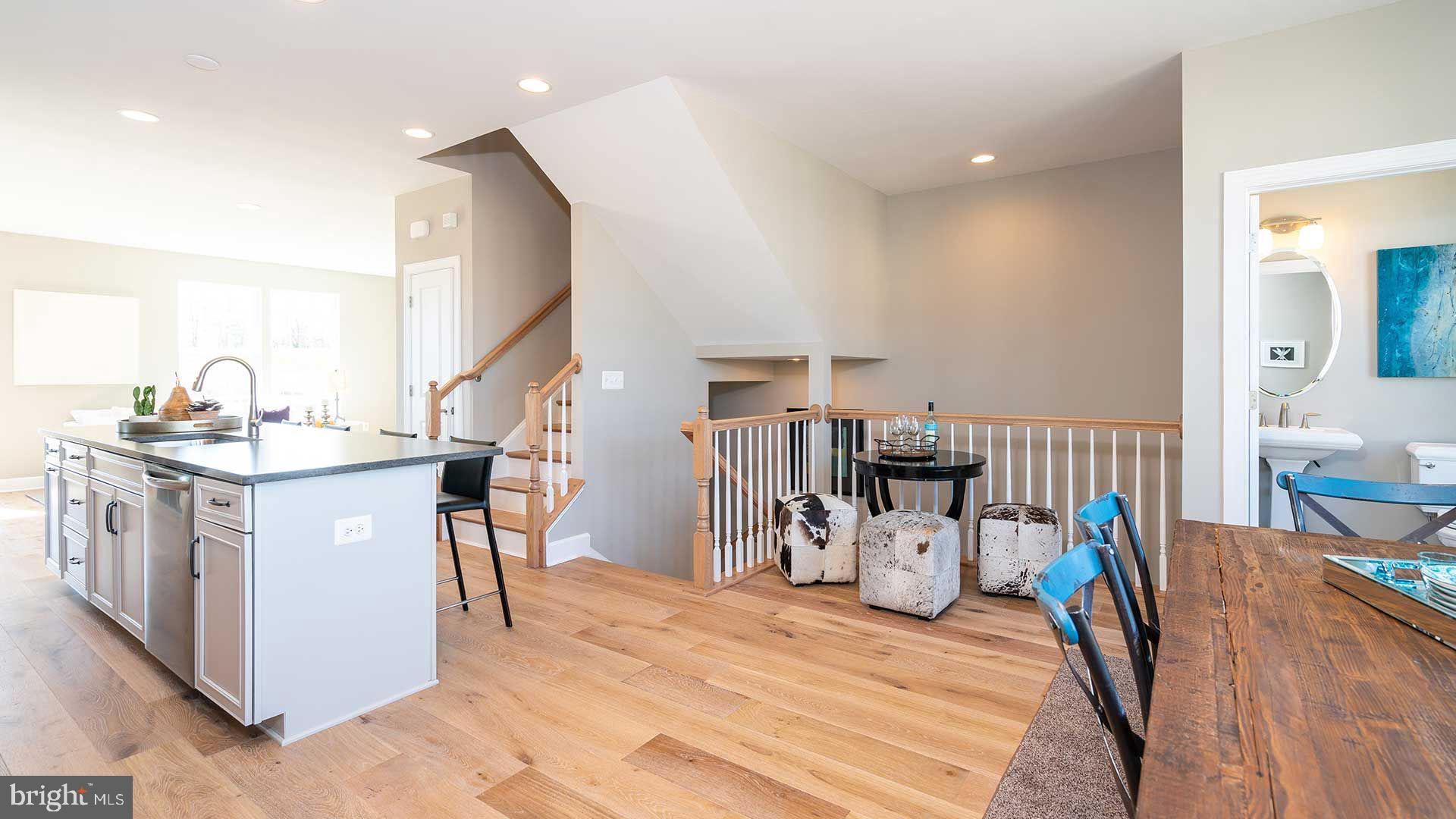 PRESIDENTS POINTE - Residential