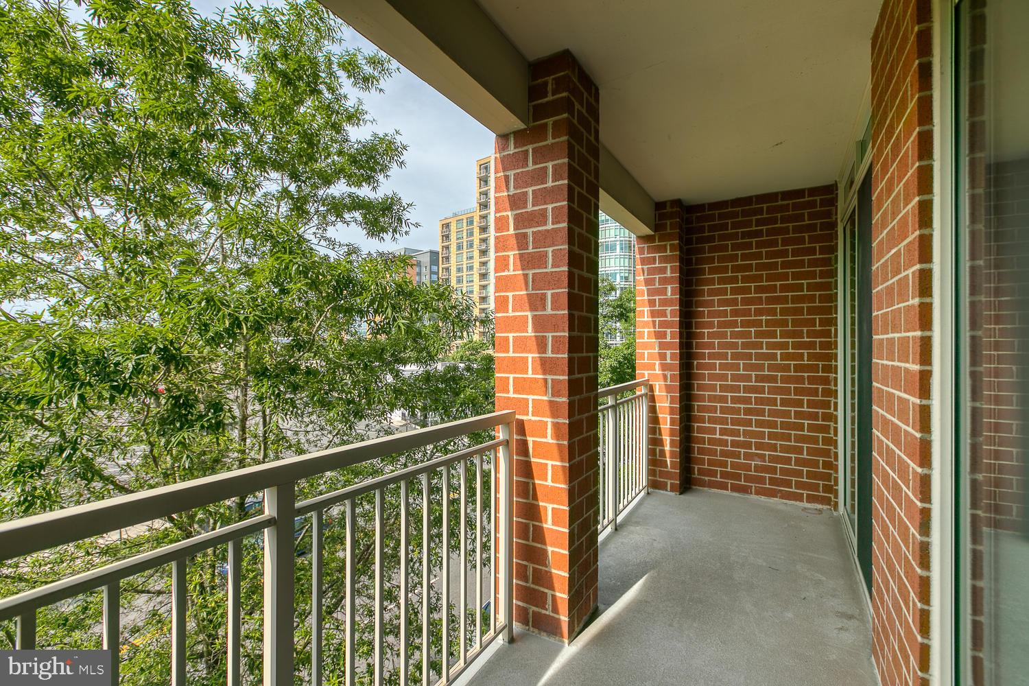 HAWTHORN - Residential Lease