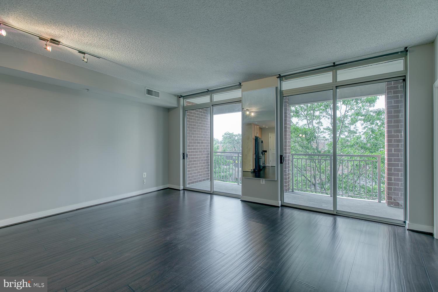 HAWTHORN - Residential Lease