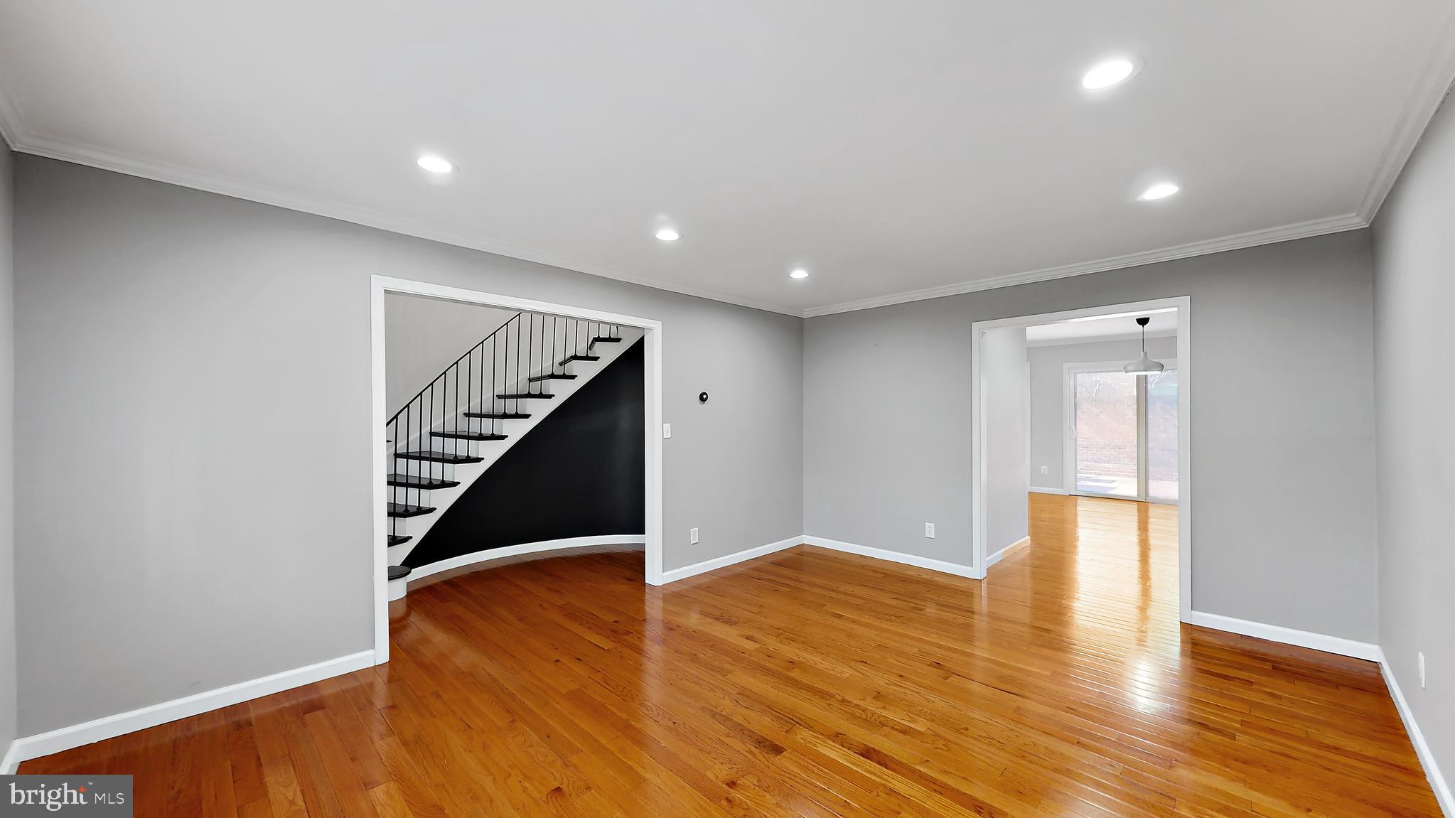 CHARLESTOWN - Residential