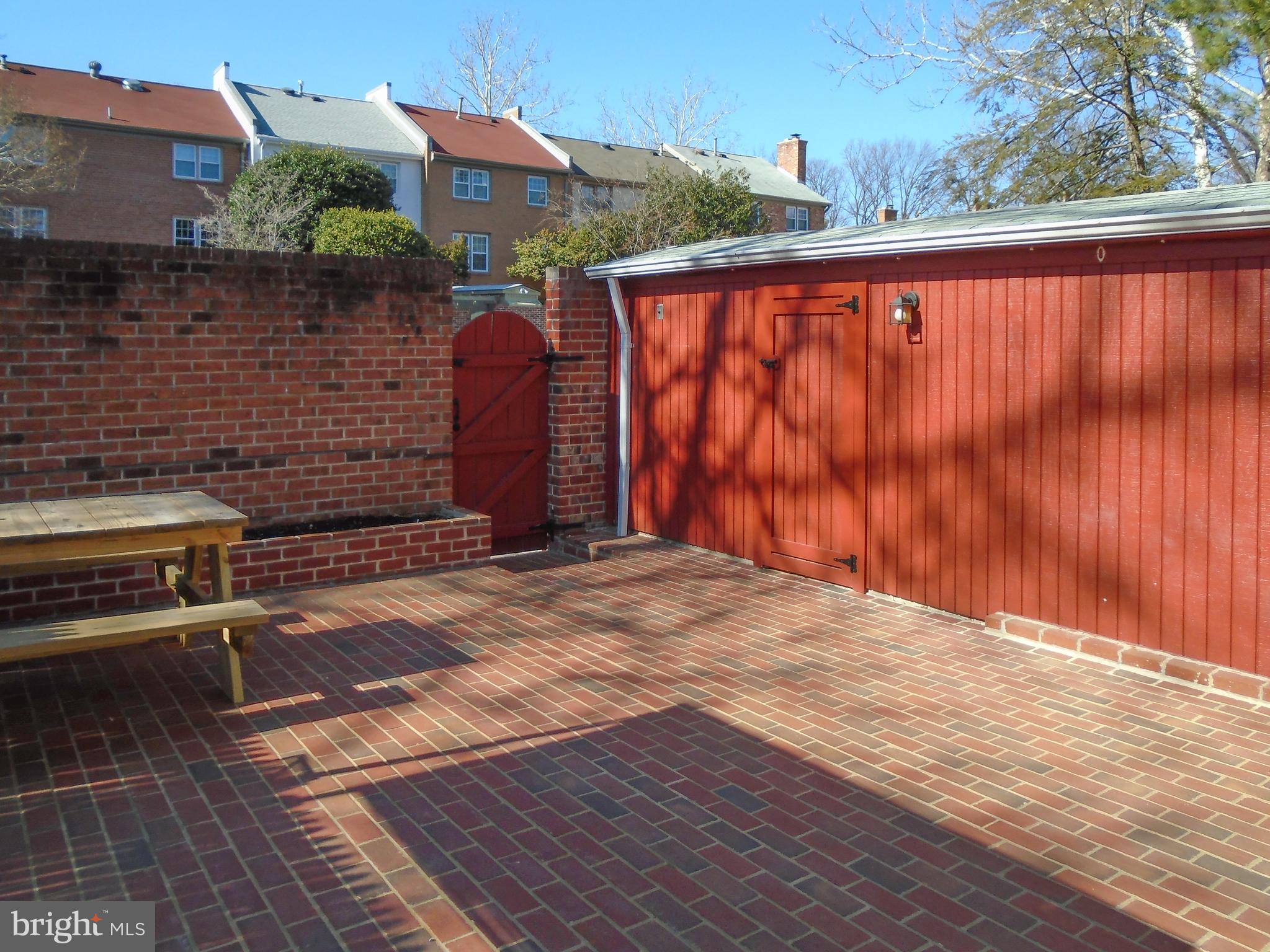 CHARLESTOWN - Residential