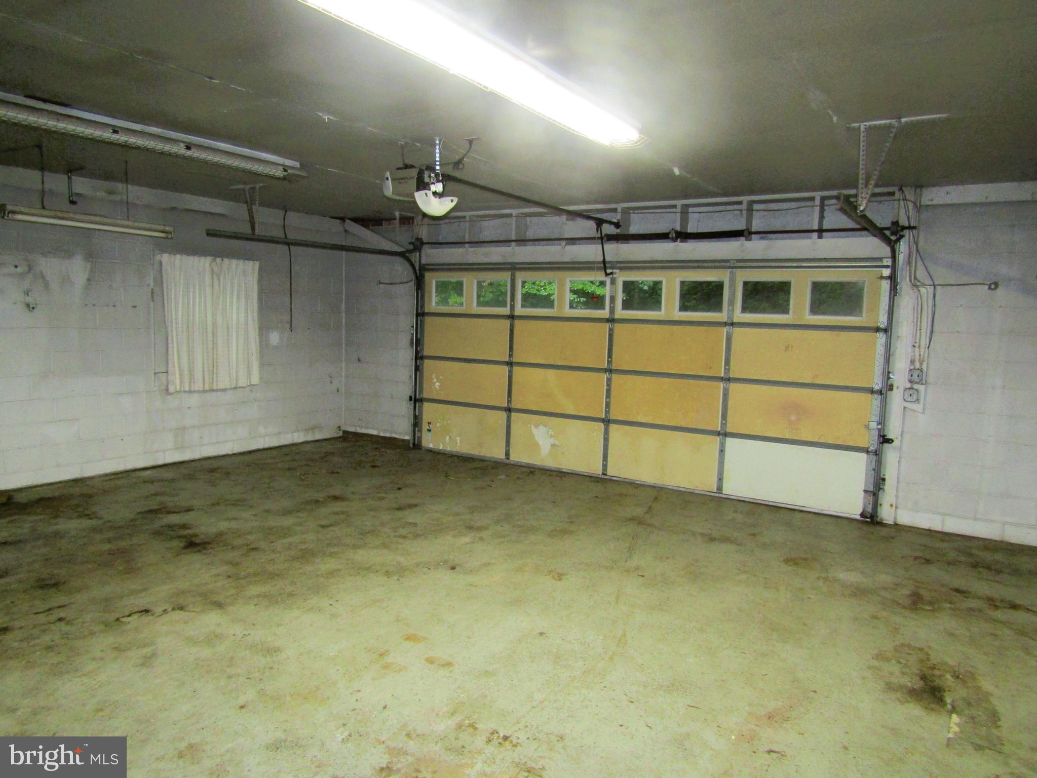 INDIAN CREEK ESTATES - Residential