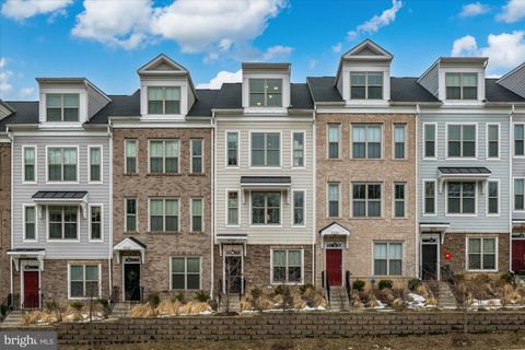 Townhouse For Sale - 2236 S Glebe Road<br/> ARLINGTON, VA 22206
