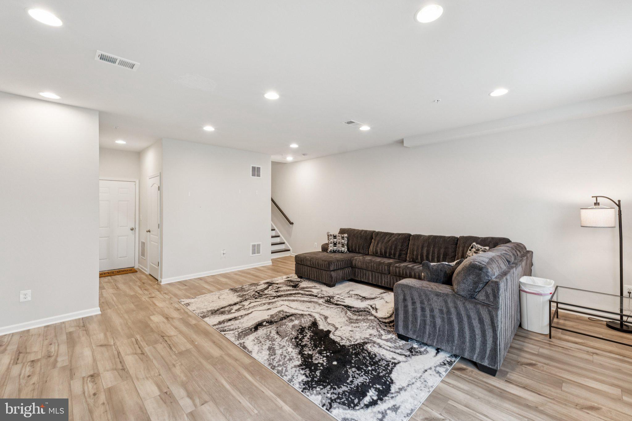 WESTRIDGE AT WESTPHALIA - Residential Lease