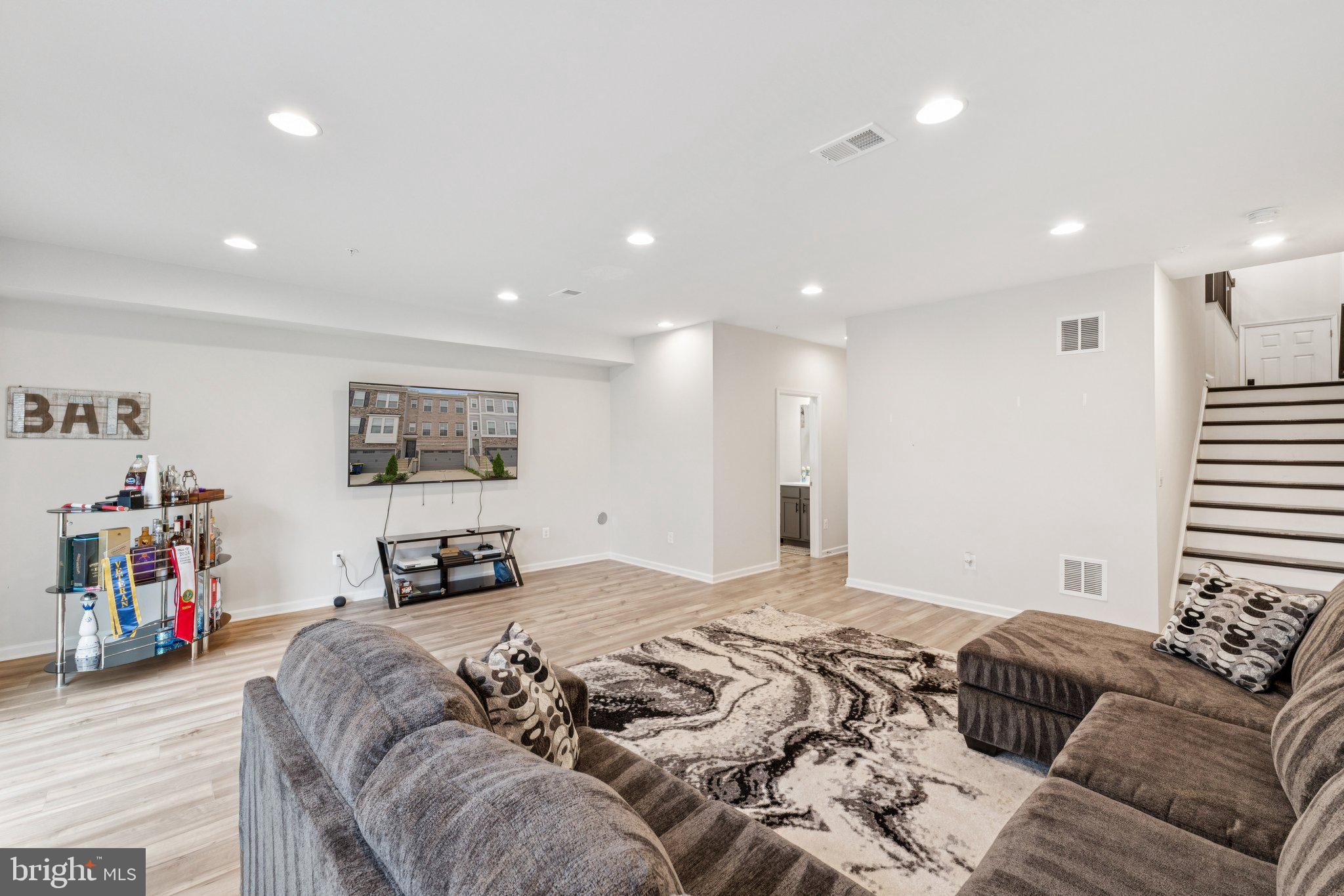 WESTRIDGE AT WESTPHALIA - Residential Lease