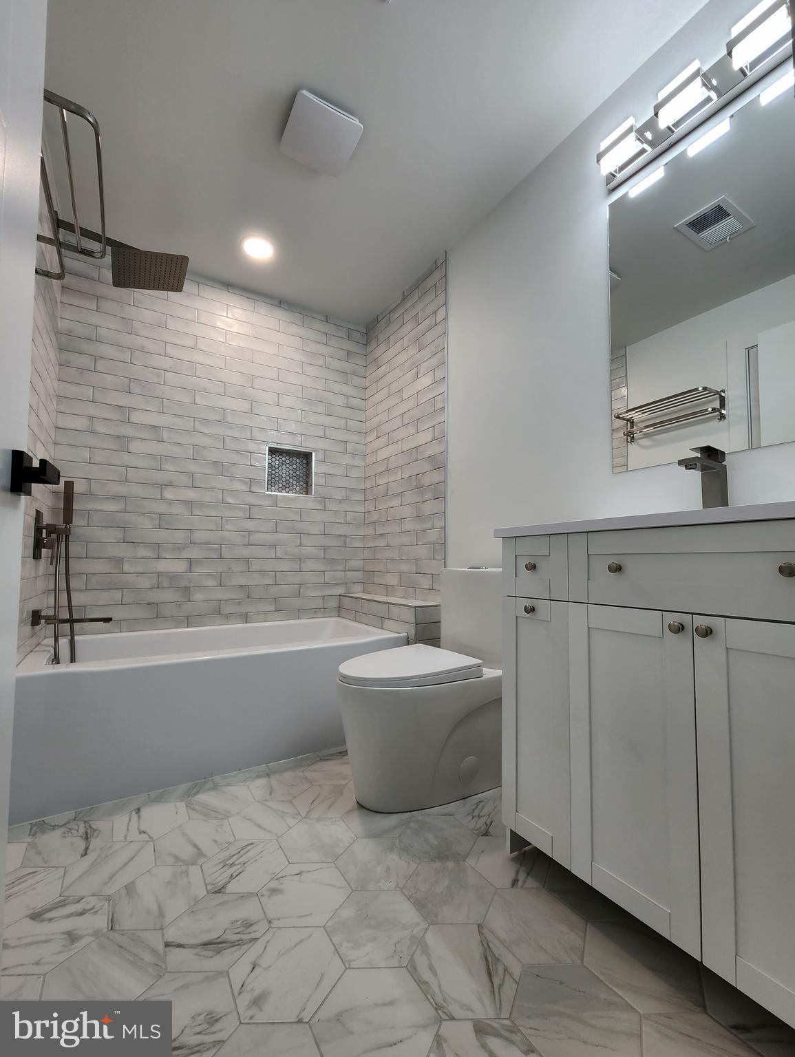 FRANCISVILLE - Residential