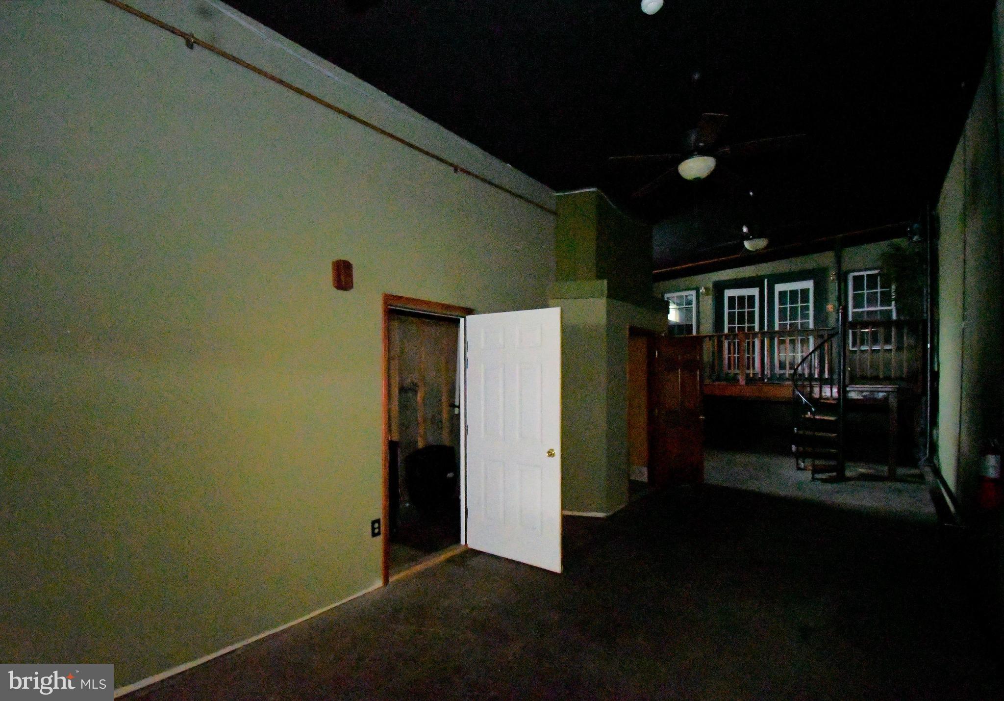 31 W WILDEY STREET