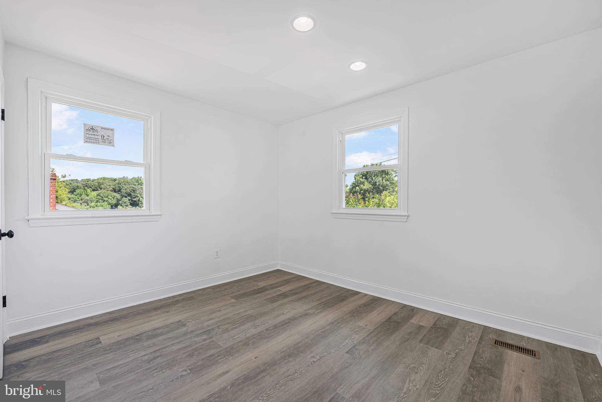 WOODLAWN HEIGHTS - Residential