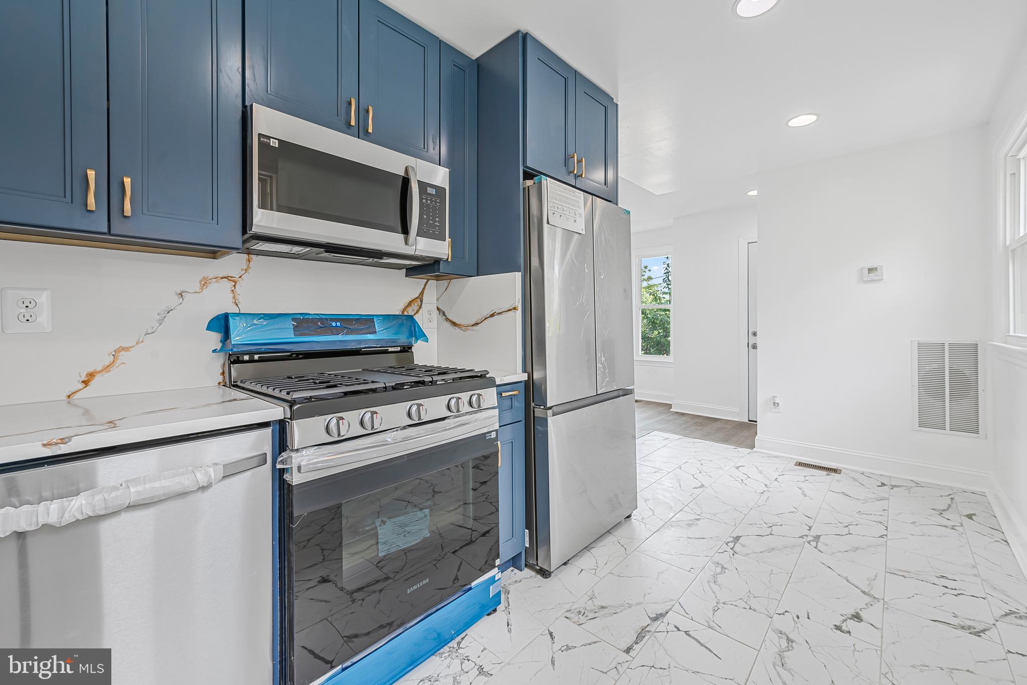 WOODLAWN HEIGHTS - Residential