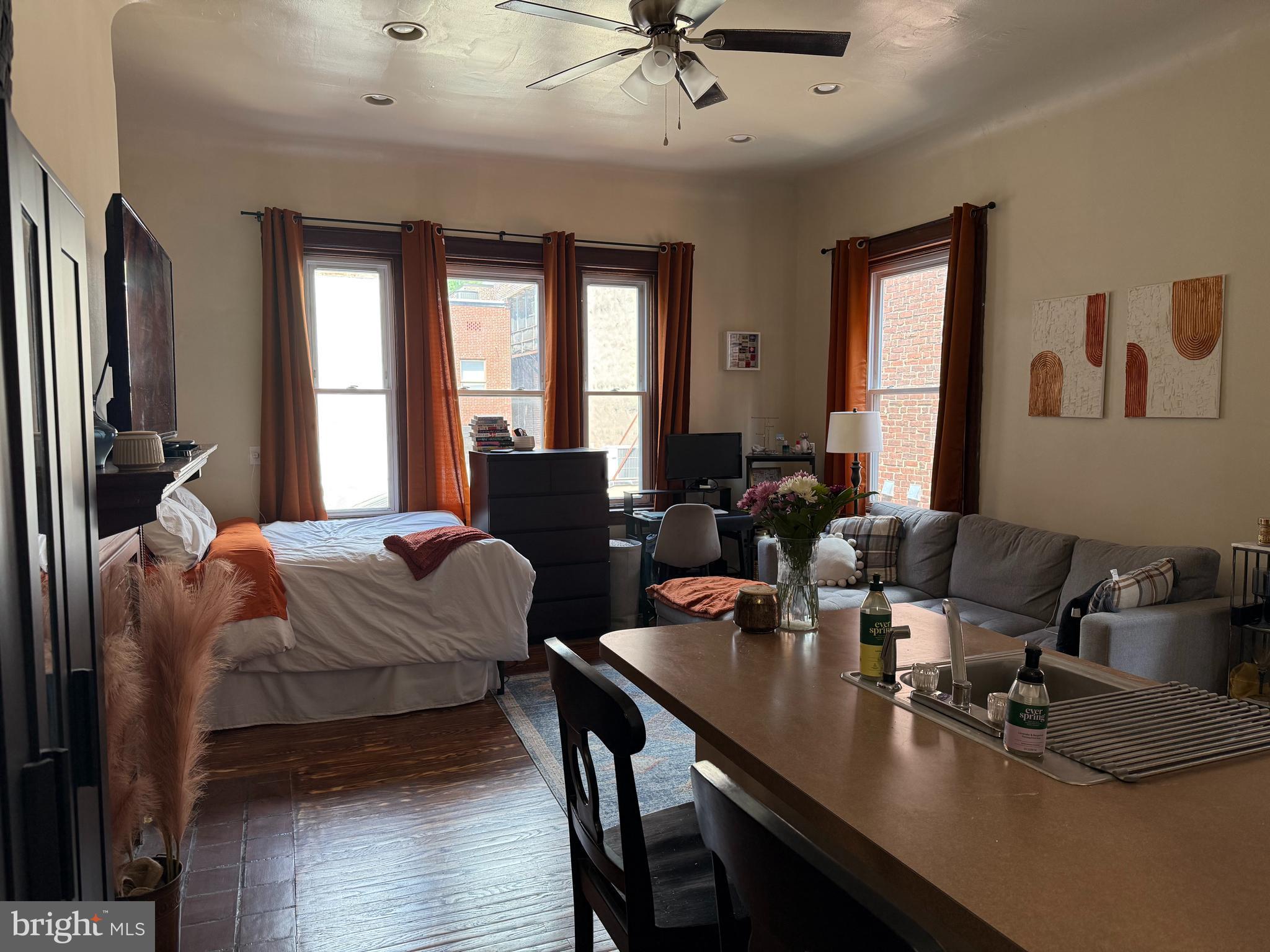 Perfect Rittenhouse Studio
This oversized studio has all the convenience that you need and Rittenhouse historical charm to spare- Extra high ceilings, tall windows, decorative mantle fireplace, large kitchen, air conditioning, recent renovations, and IN-UNIT LAUNDRY! Tenant pays only for electric. Available 7/1/25
