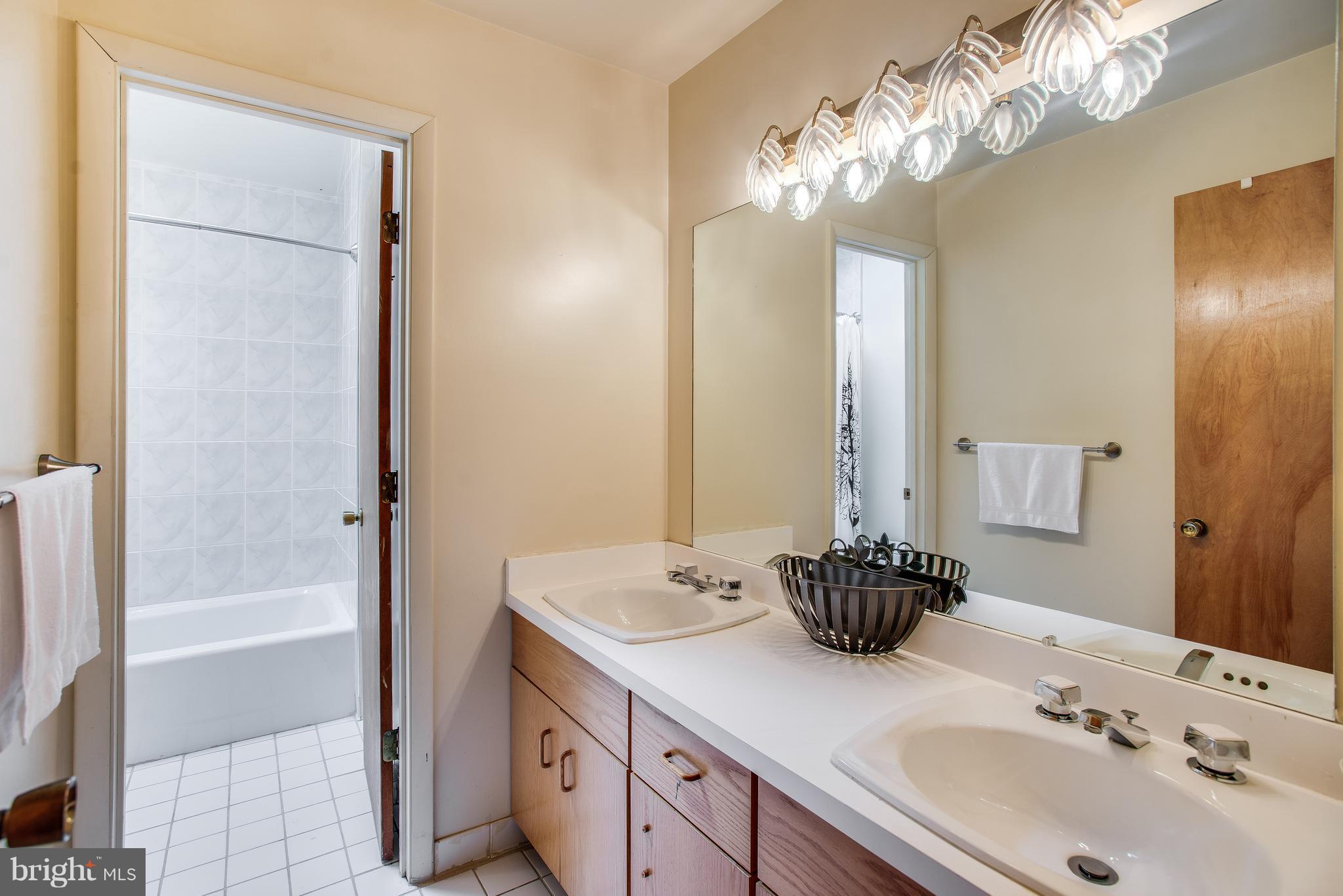 POTOMAC OVERLOOK - Residential