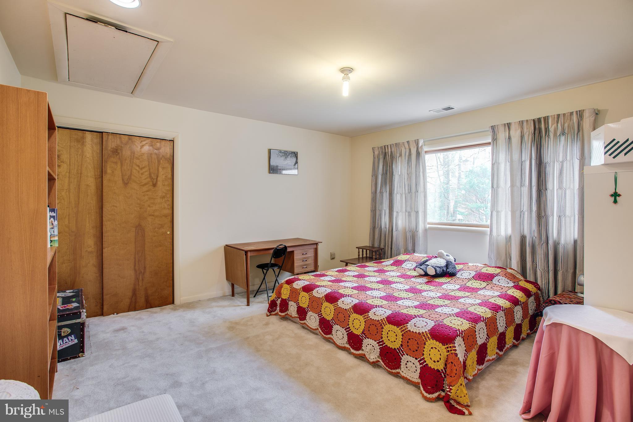 POTOMAC OVERLOOK - Residential