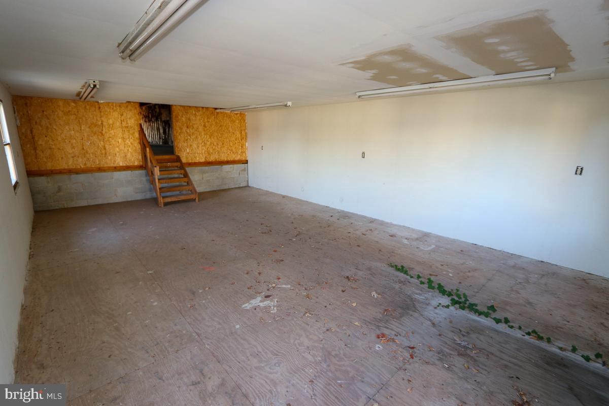 BETHAYRES - Commercial Sale