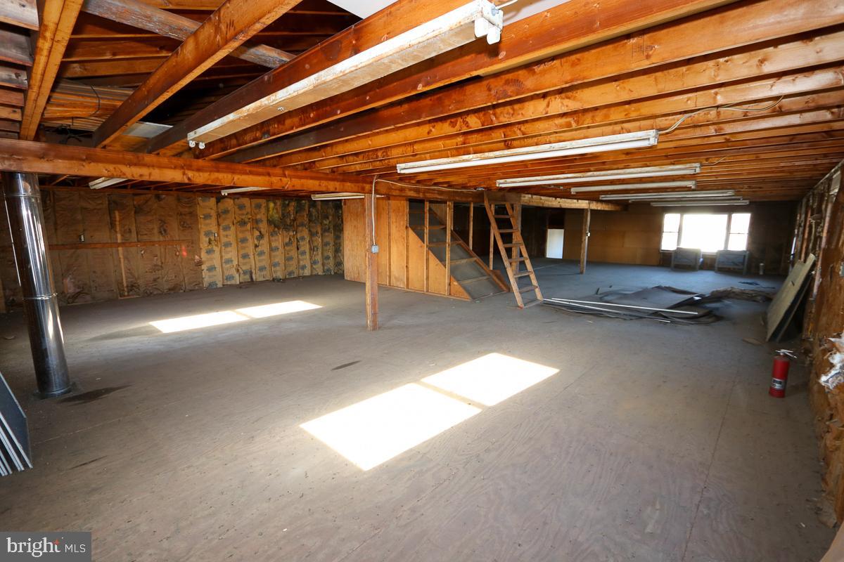 BETHAYRES - Commercial Sale