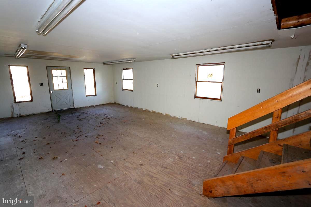 BETHAYRES - Commercial Sale