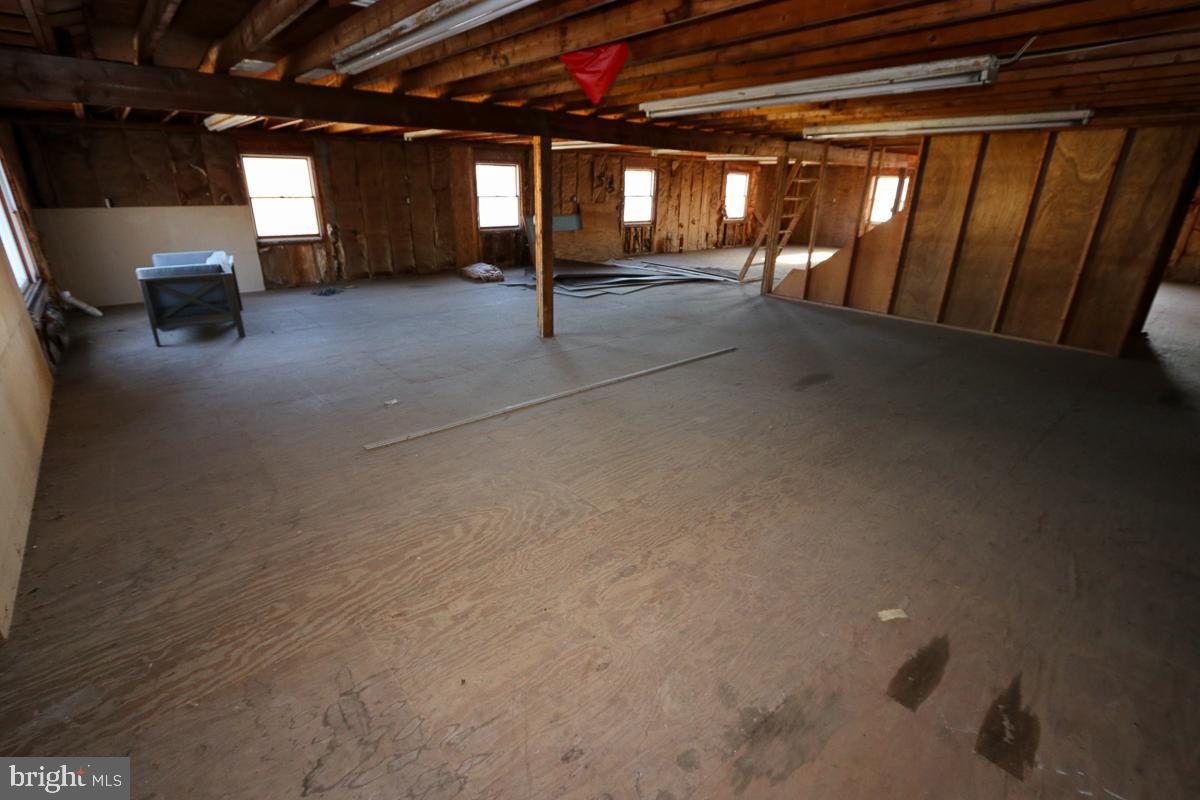 BETHAYRES - Commercial Sale