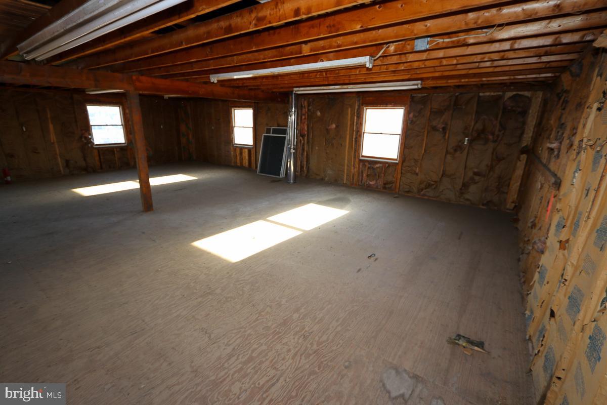 BETHAYRES - Commercial Sale