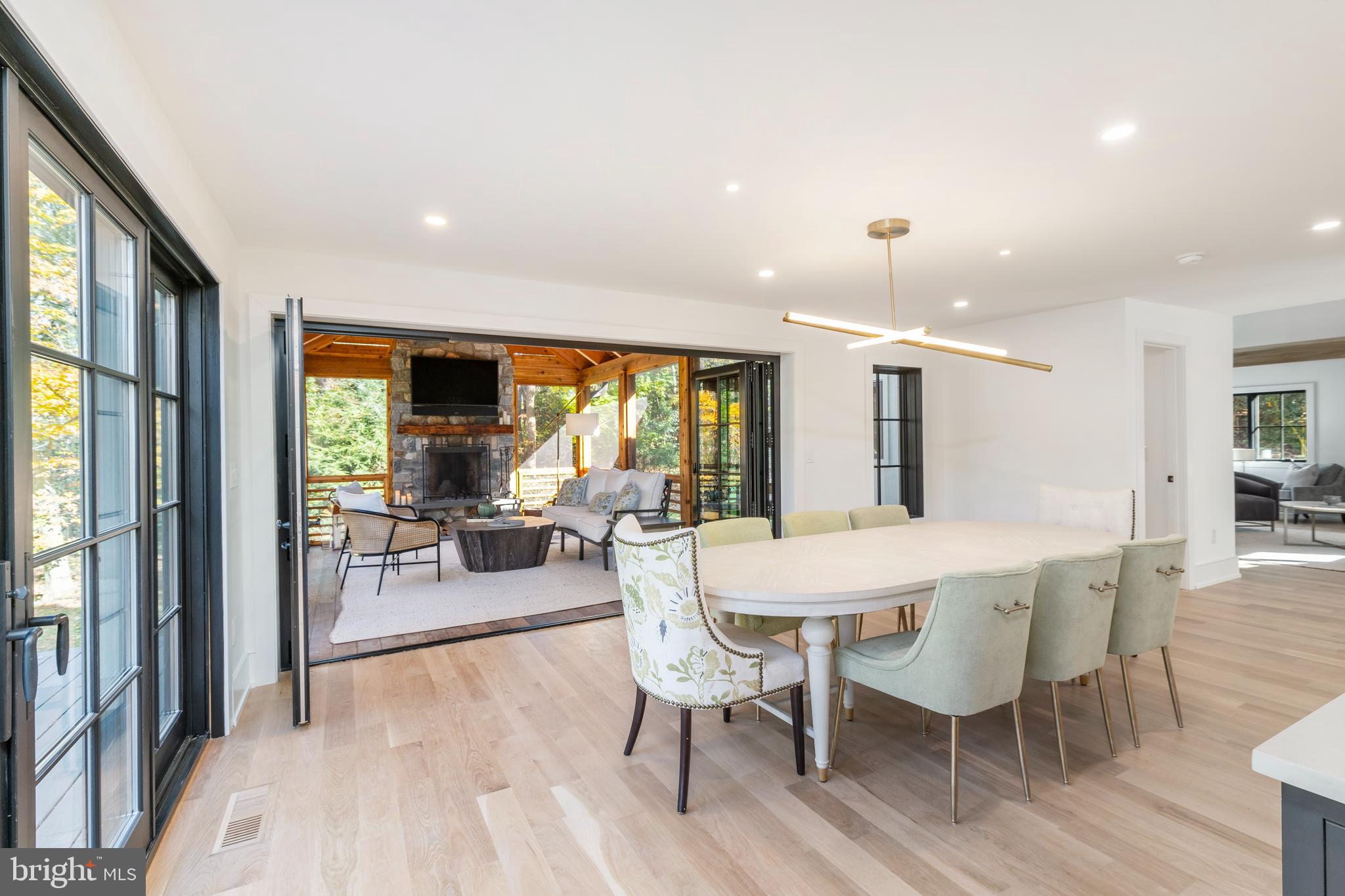 CHESTNUT HILL - Residential