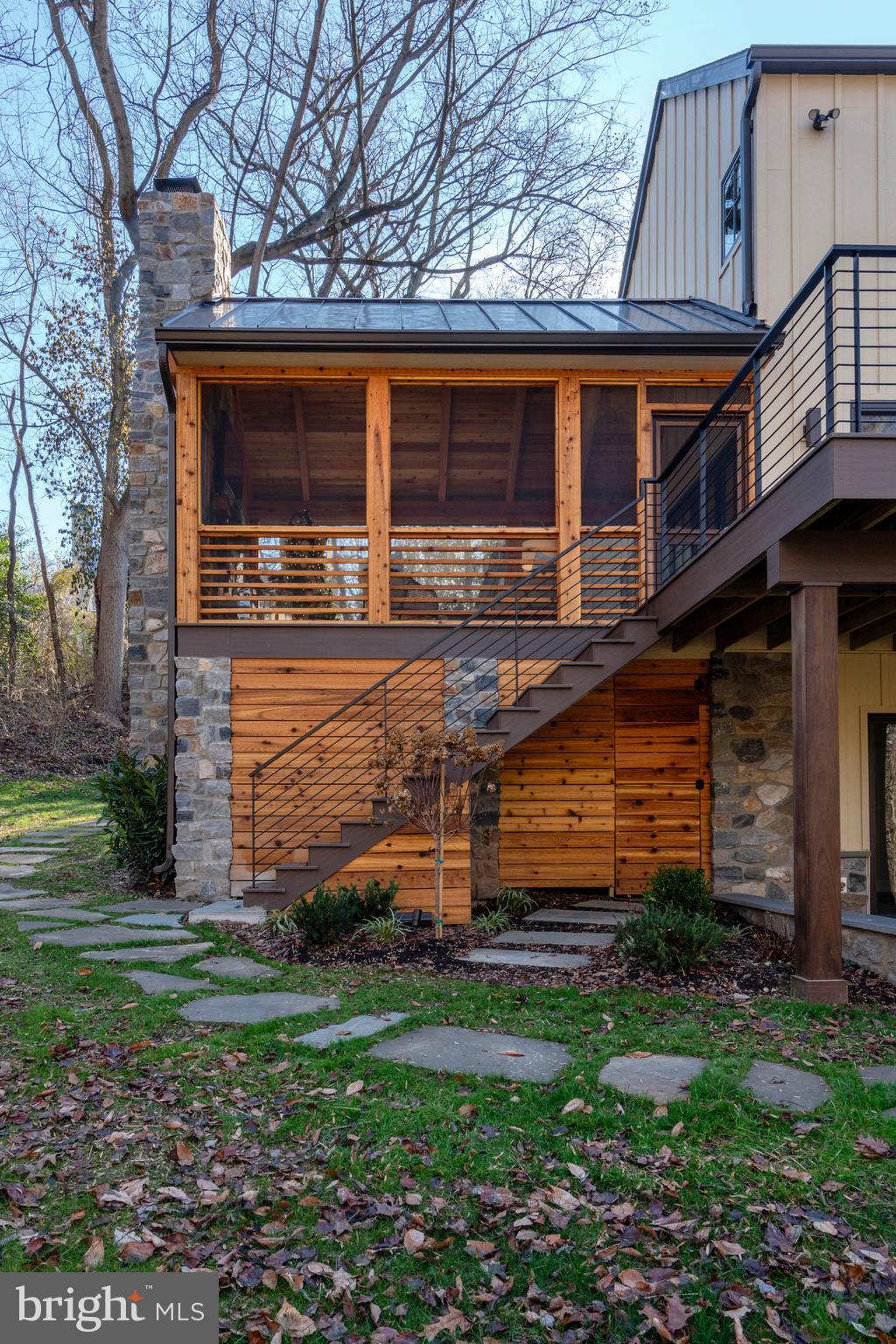 CHESTNUT HILL - Residential