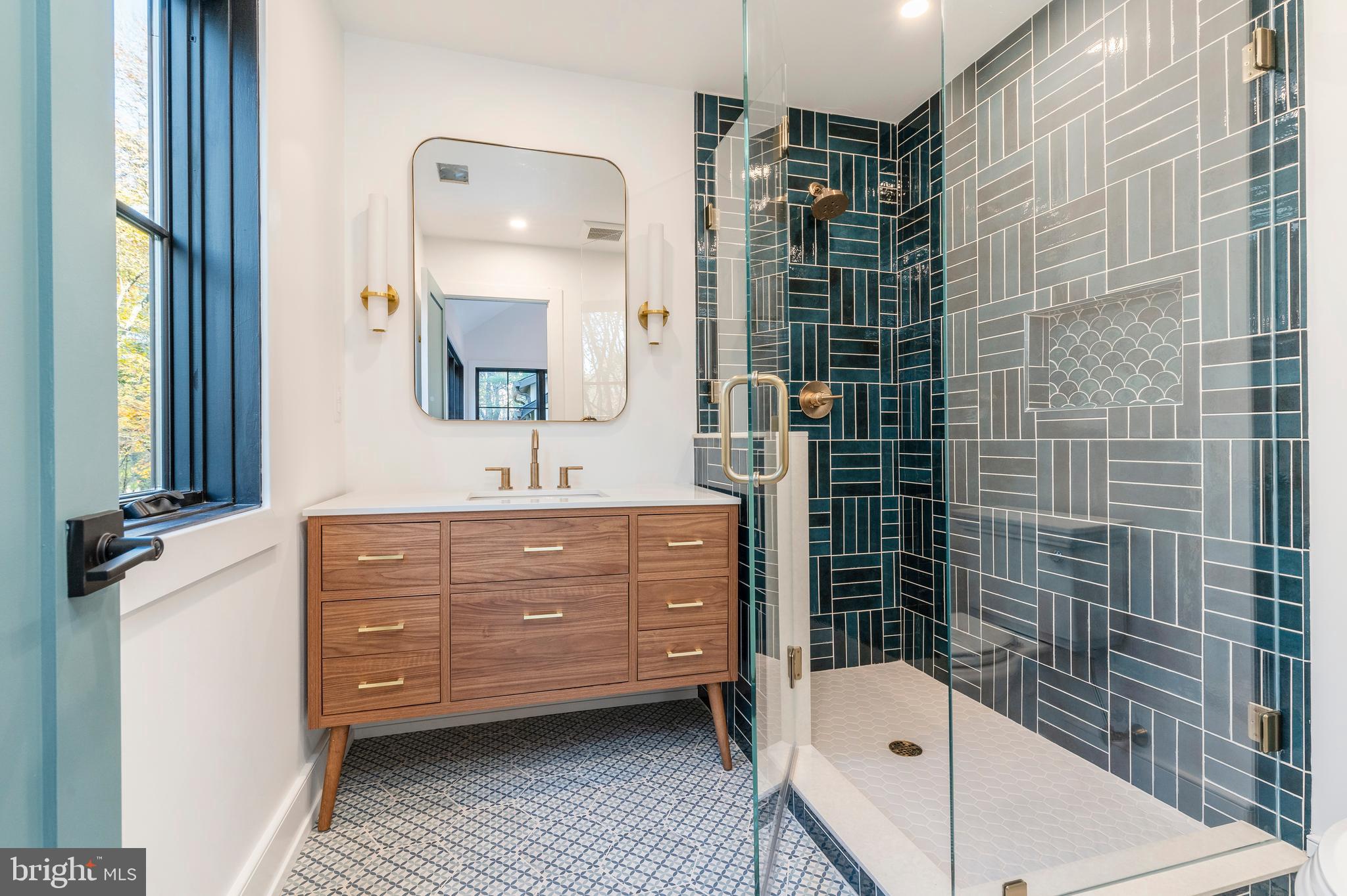 CHESTNUT HILL - Residential