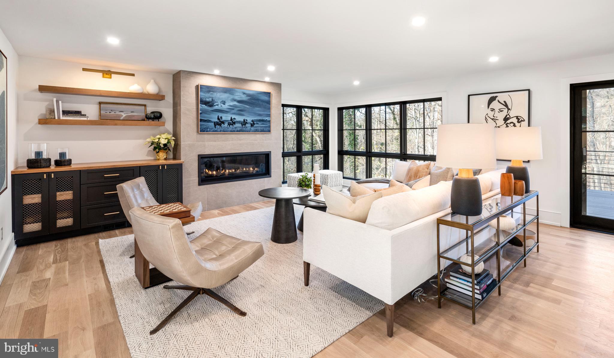 CHESTNUT HILL - Residential