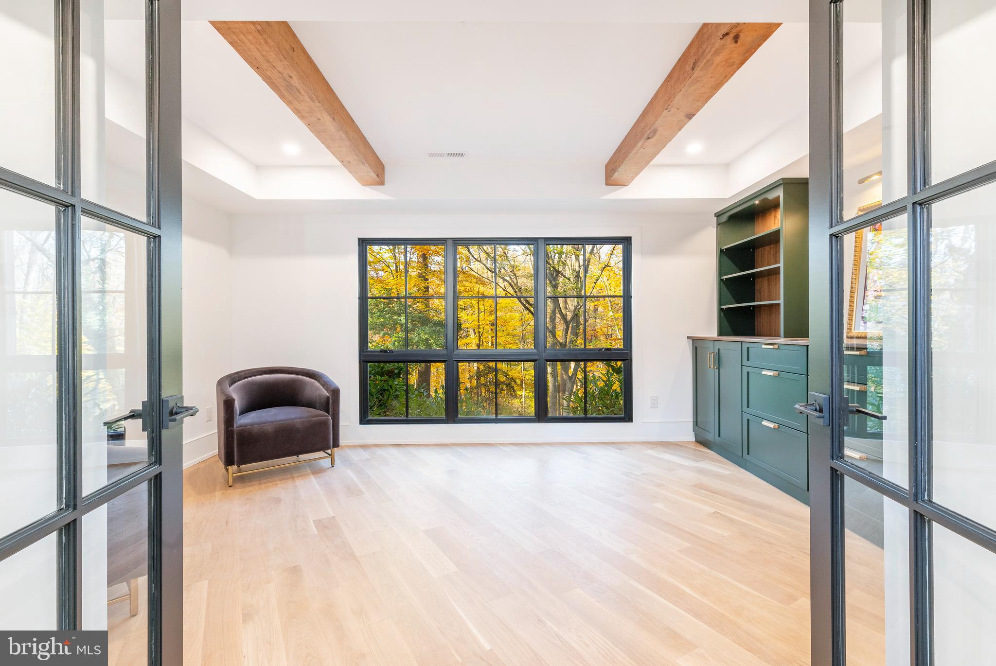 CHESTNUT HILL - Residential