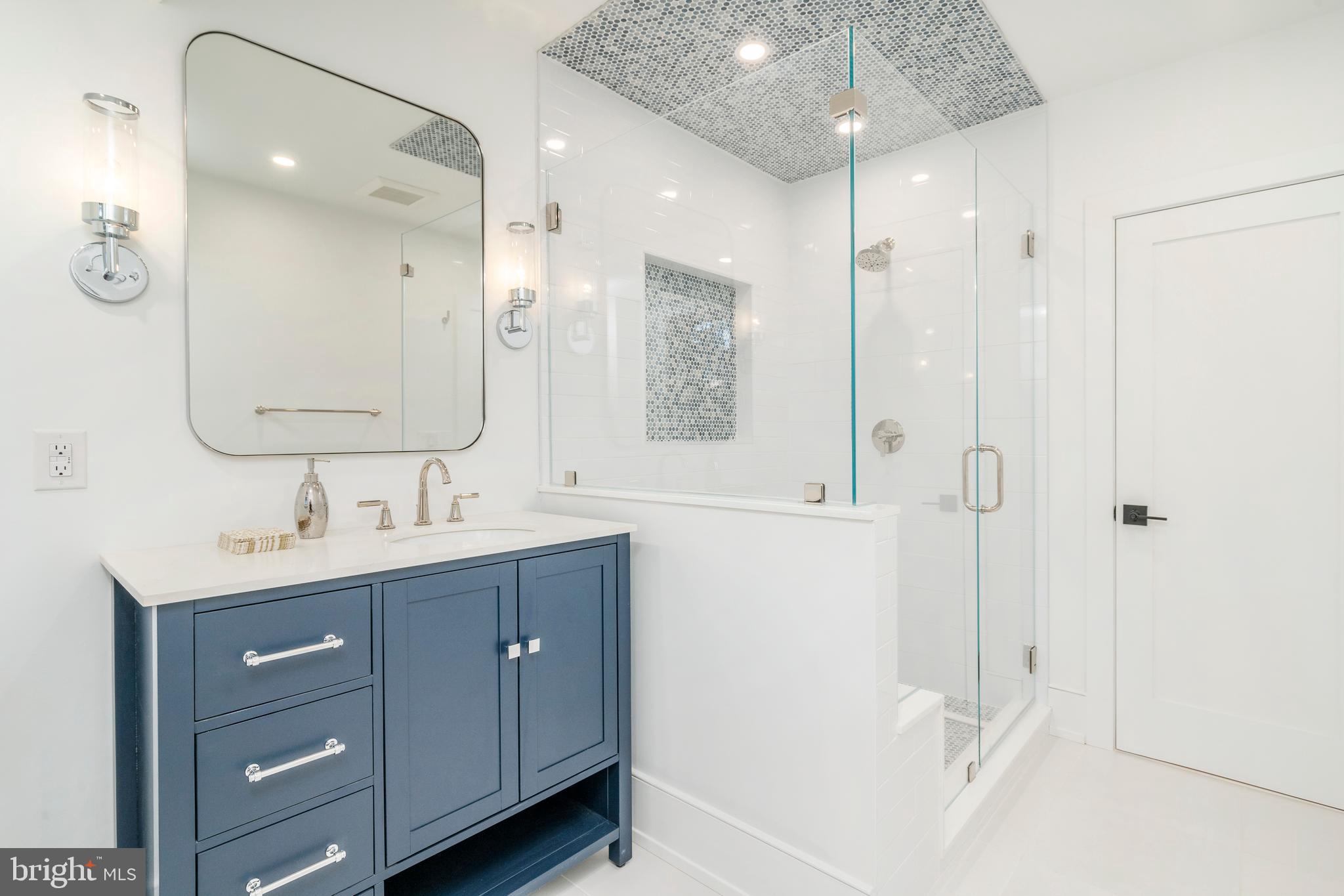 CHESTNUT HILL - Residential