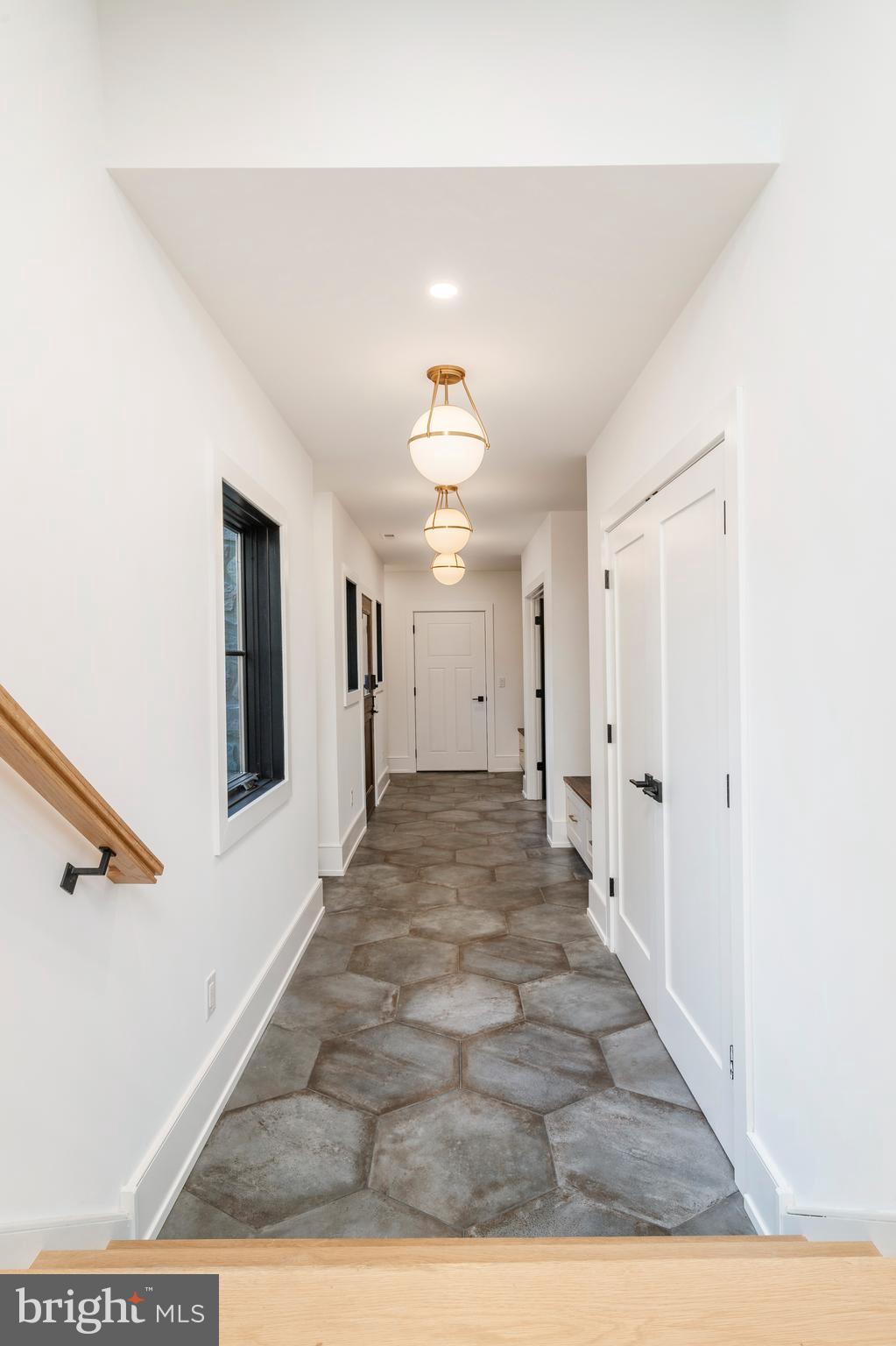 CHESTNUT HILL - Residential