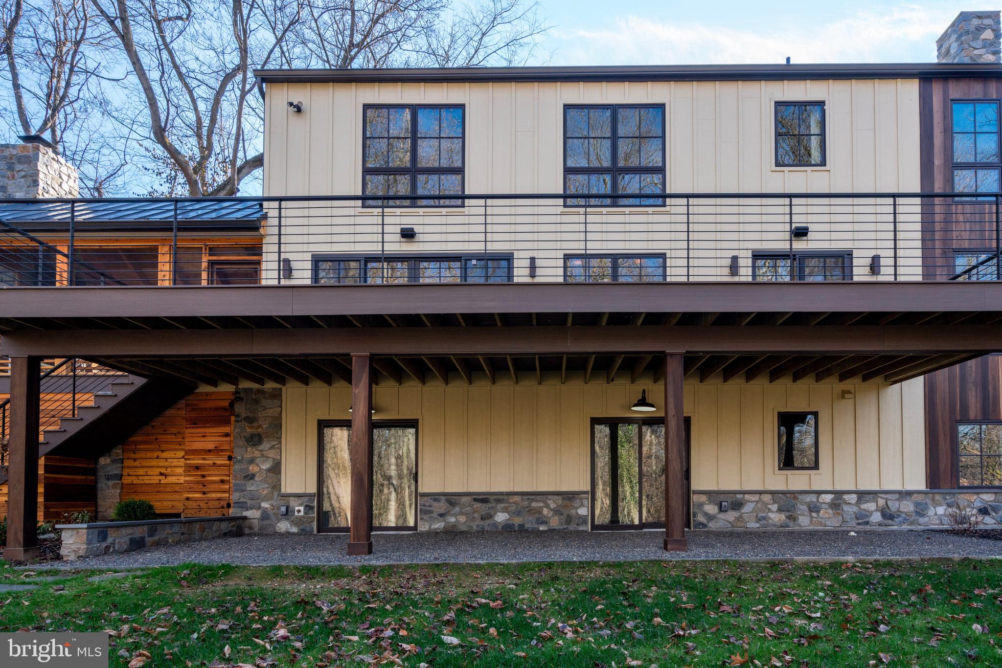 CHESTNUT HILL - Residential