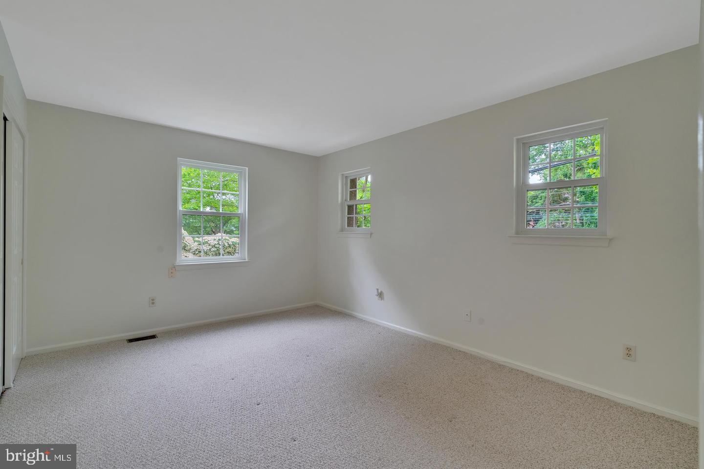 EAGLE CROSSING - Residential Lease