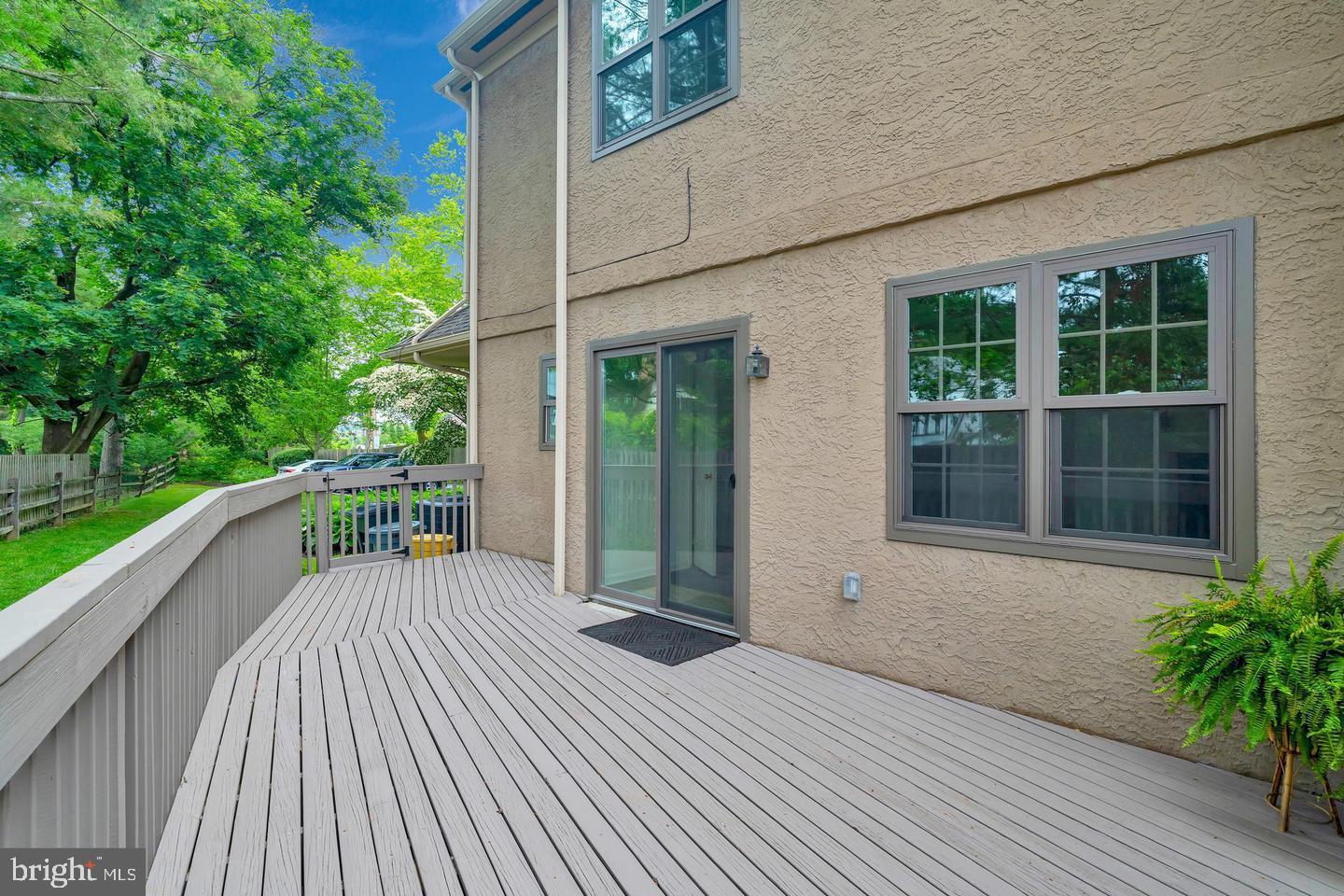 EAGLE CROSSING - Residential Lease