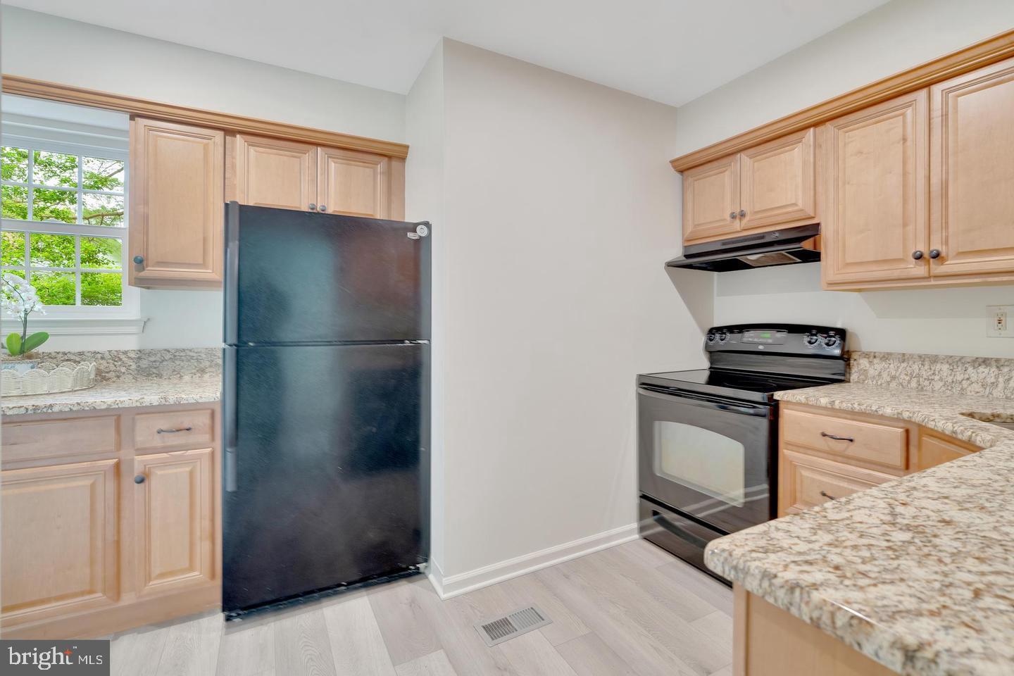 EAGLE CROSSING - Residential Lease