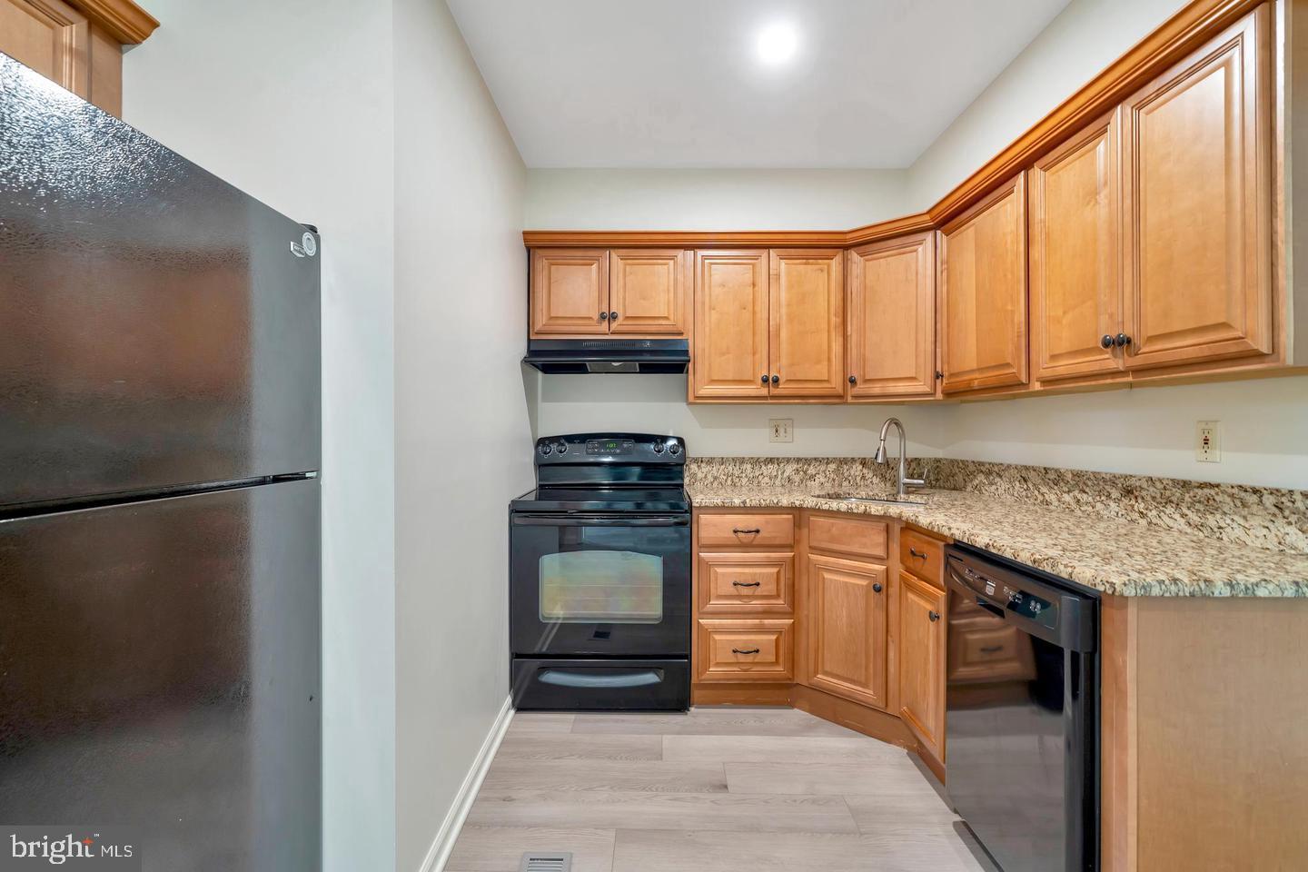 EAGLE CROSSING - Residential Lease