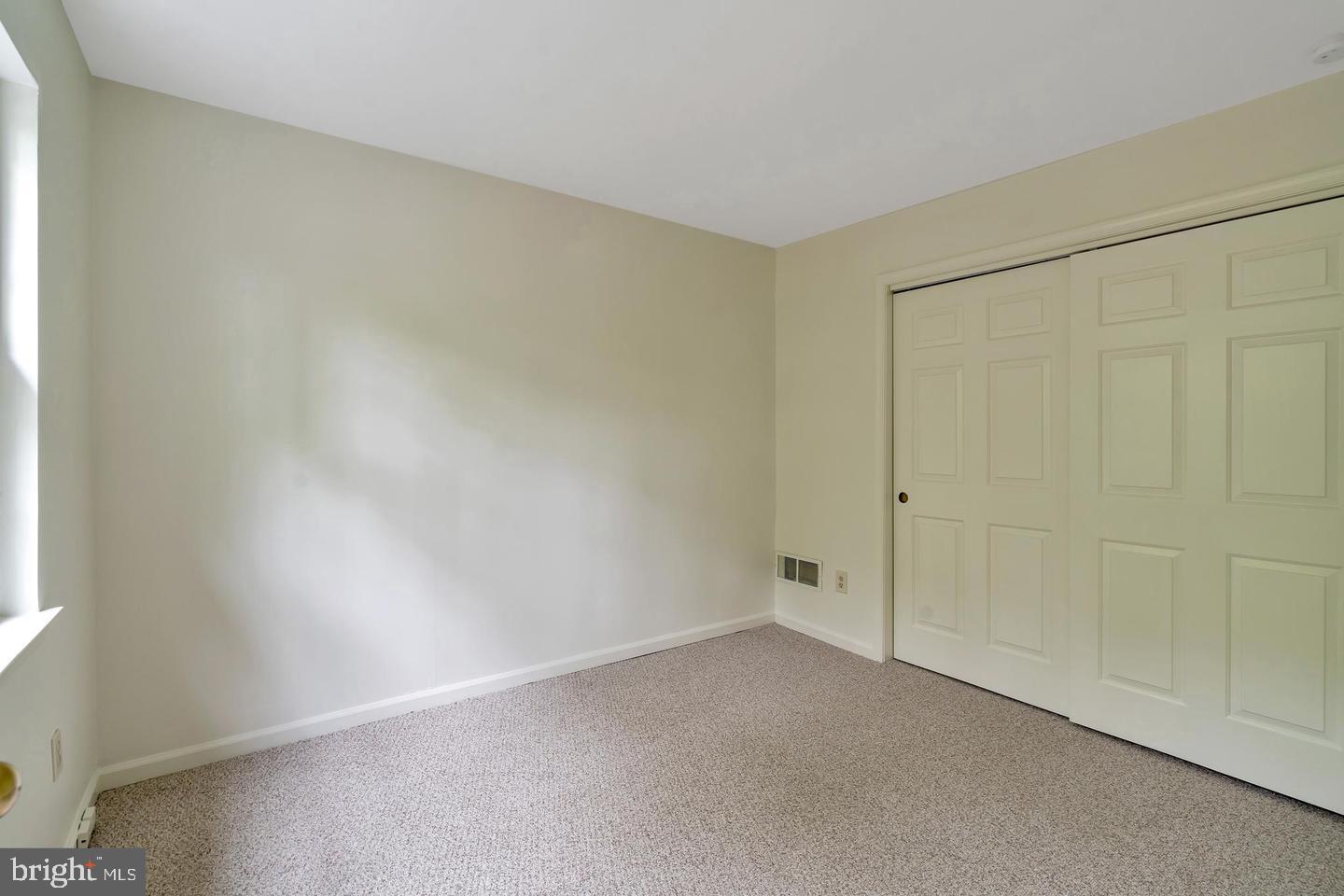 EAGLE CROSSING - Residential Lease