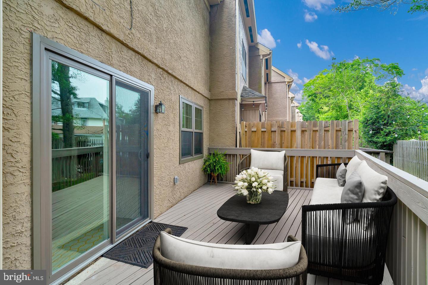 EAGLE CROSSING - Residential Lease