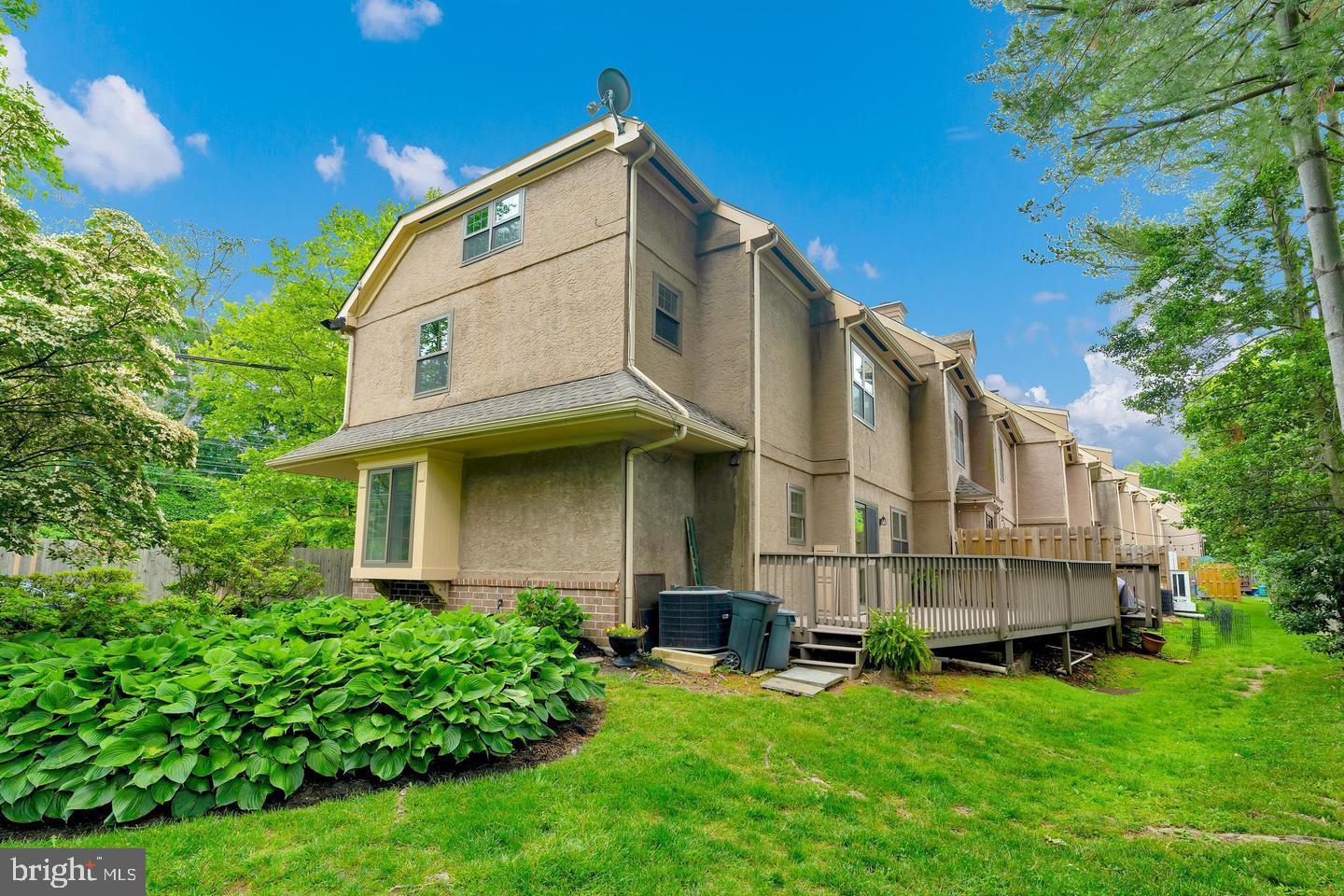 EAGLE CROSSING - Residential Lease