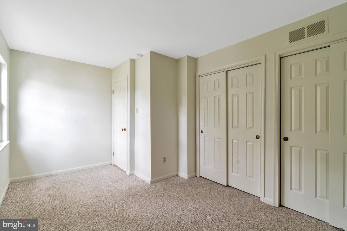 EAGLE CROSSING - Residential Lease