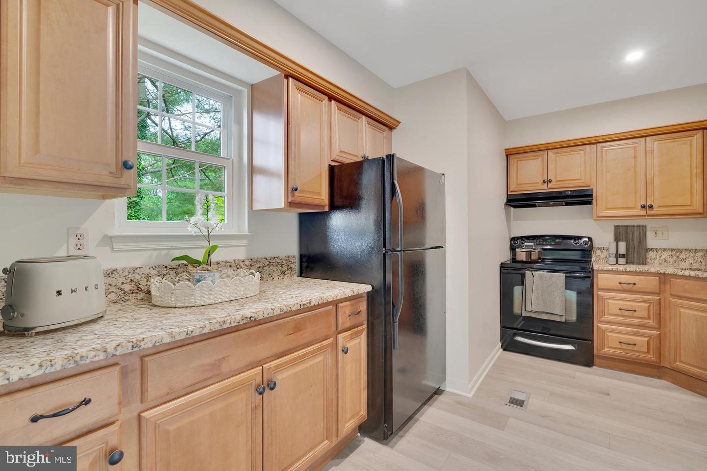 EAGLE CROSSING - Residential Lease