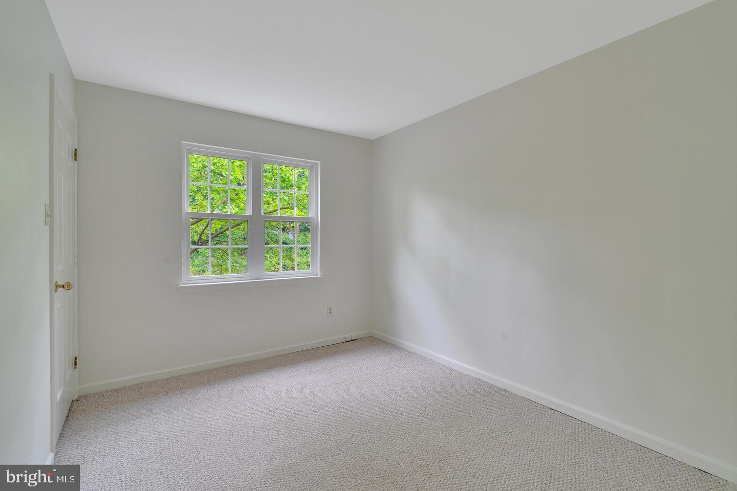 EAGLE CROSSING - Residential Lease