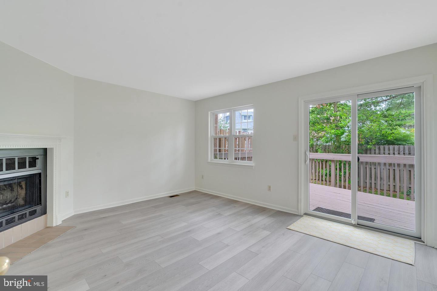 EAGLE CROSSING - Residential Lease